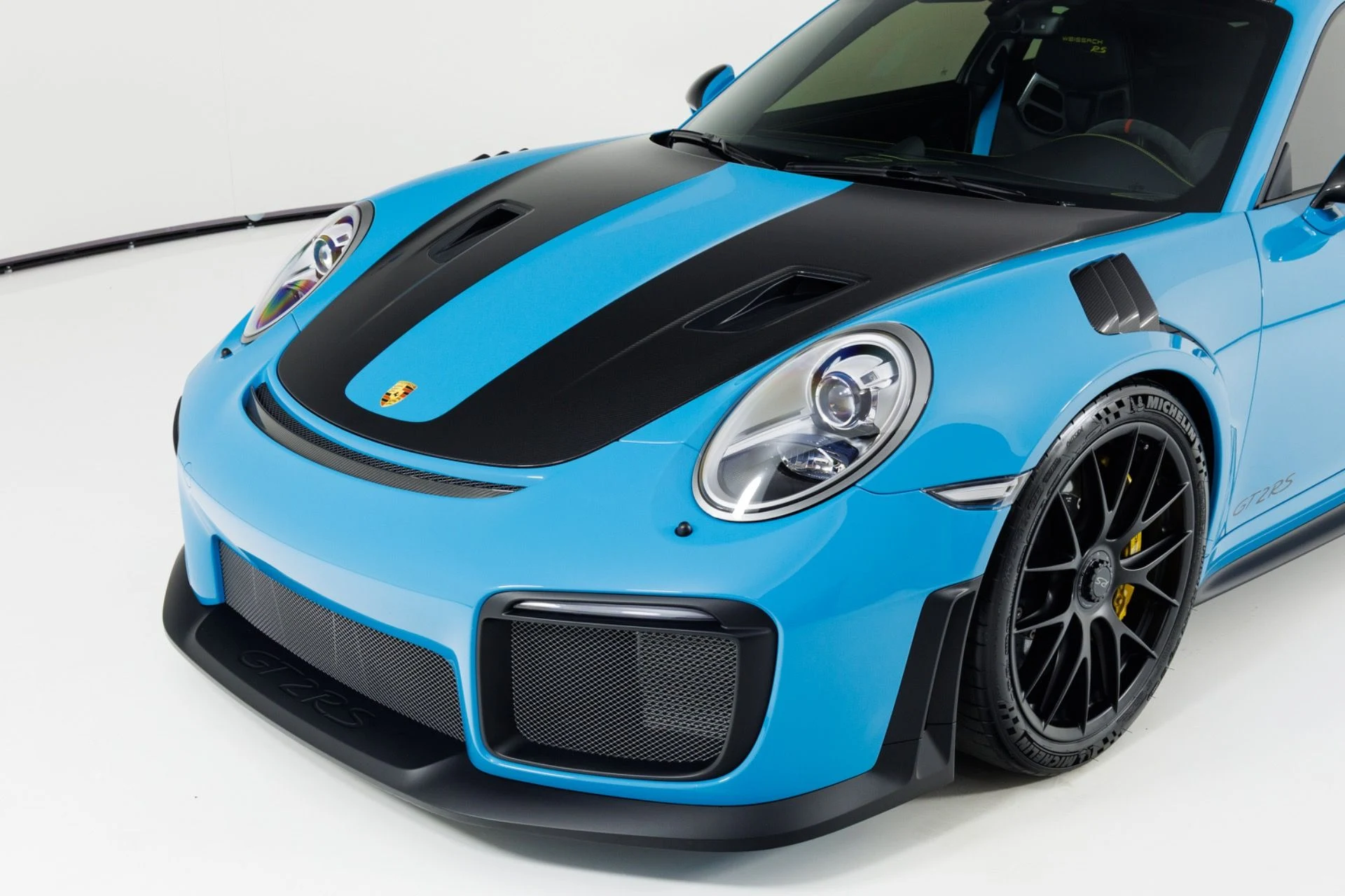 mph054_4117351520_Used_2018_Porsche_911_GT_2_RS_1783631648_3edb0338af
