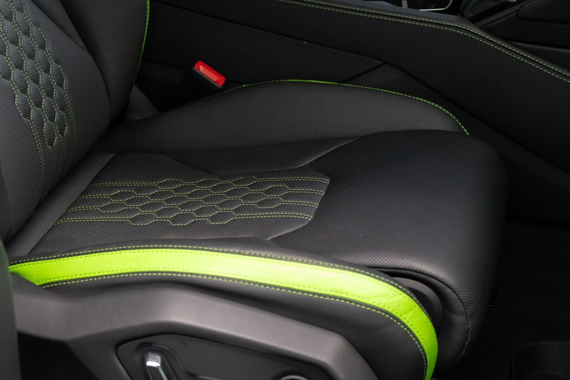 mph054_41318670_Used_2023_Lamborghini_Urus_S_1755804892_6709fdea99