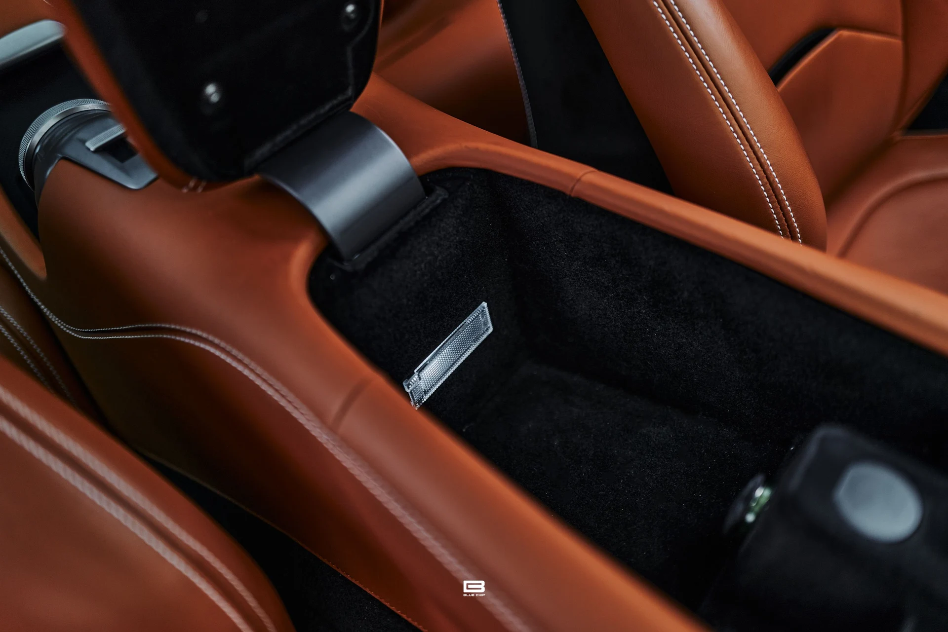 mph054_4132673298_69e2a49b975000b35e343653_L1220587_c17c0dff6a