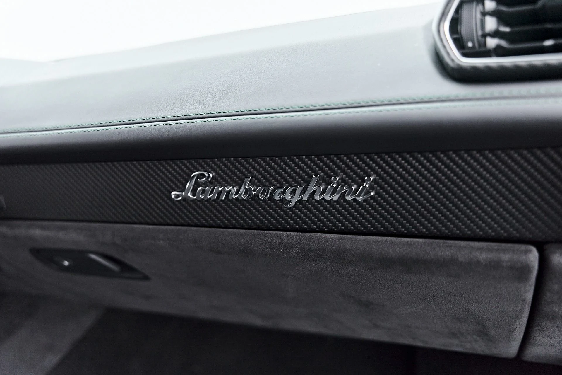 mph054_4154184810_Used_2024_Lamborghini_Huracan_Sterrato_Base_1790365027_a6b619e734