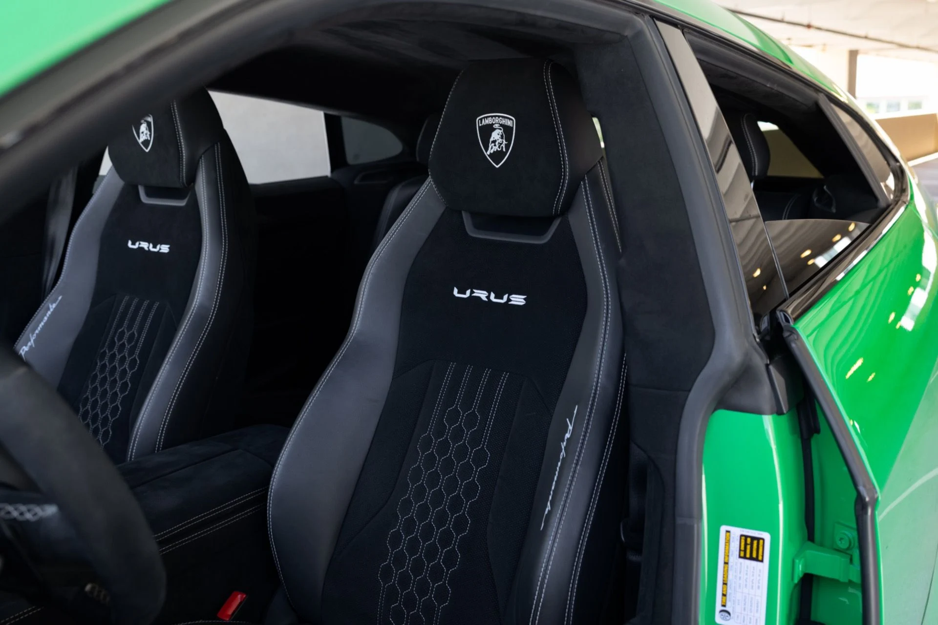 mph054_4177537432_Used_2023_Lamborghini_Urus_Performante_1780091172_7d11b791ed