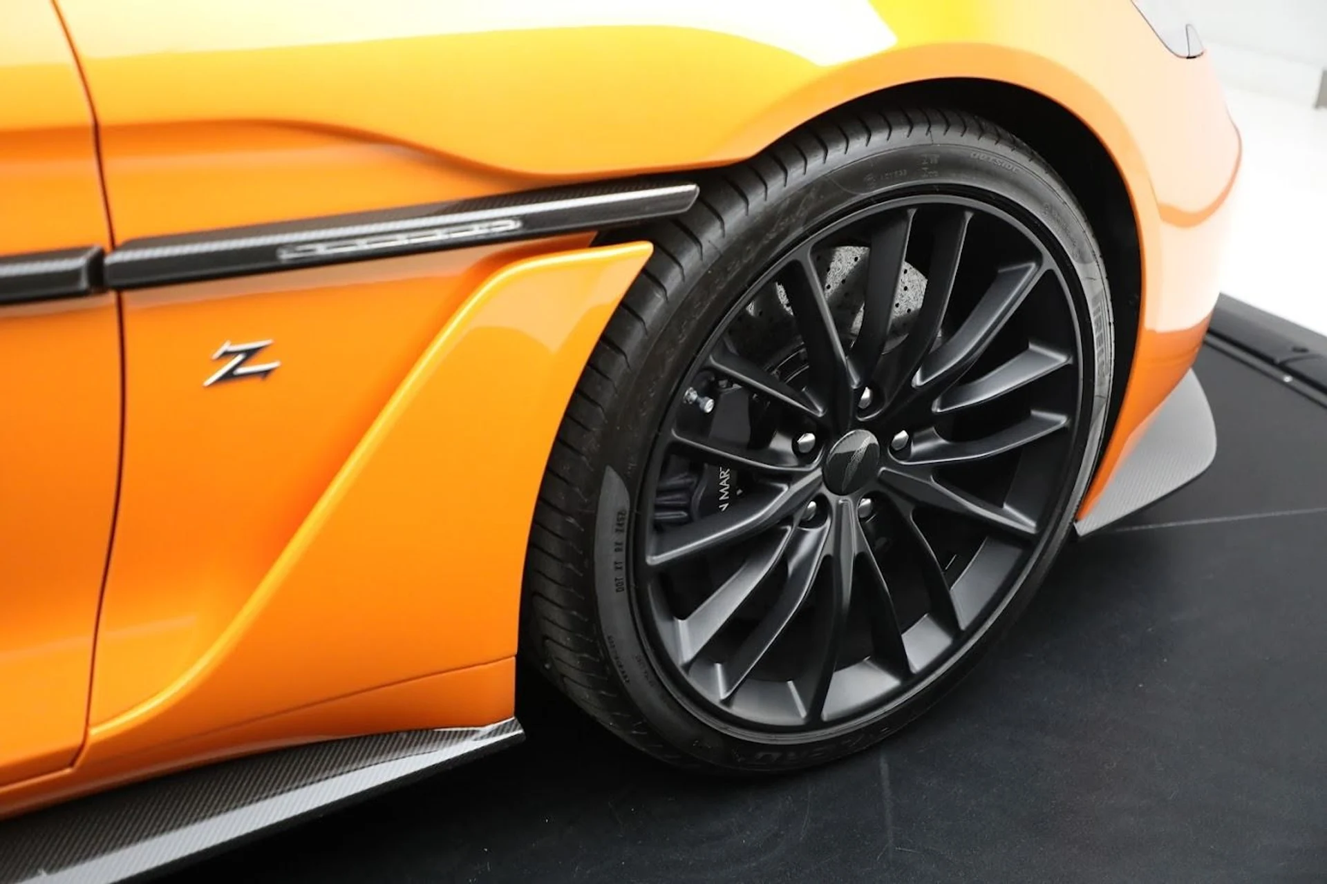 mph054_4177630325_Used_2018_Aston_Martin_Vanquish_Zagato_Speedster_00d1f3d90e