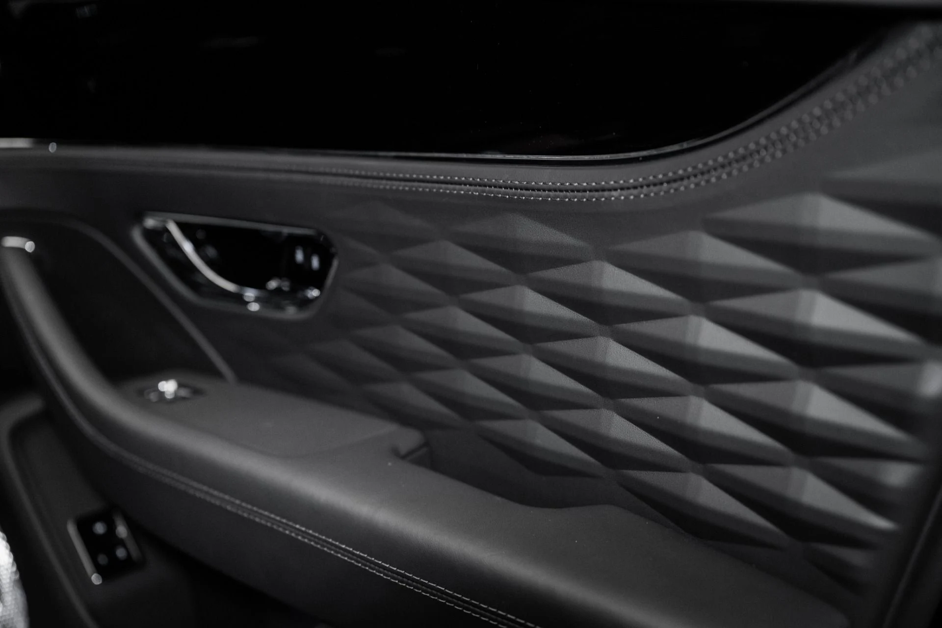 mph054_4180738952_Used_2024_Bentley_Flying_Spur_Speed_1756911756_6d1c9bf84e