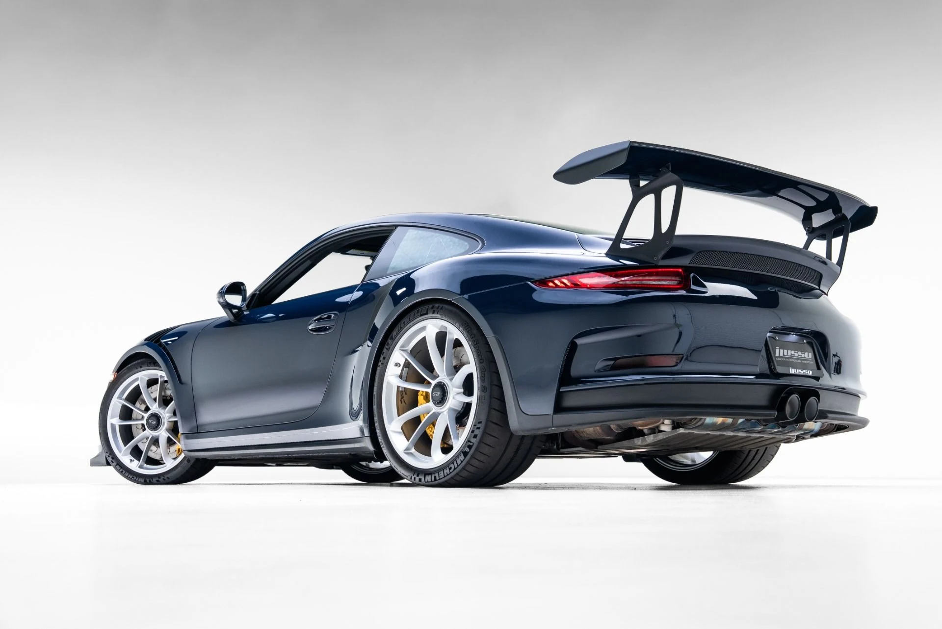 mph054_419055192_Used_2016_Porsche_911_GT_3_RS_1774462806_58373fe399