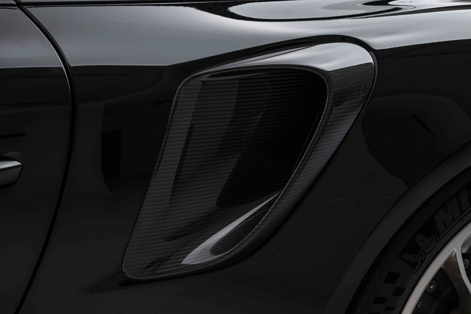 mph054_4215236354_Used_2018_Porsche_911_GT_2_RS_1774025669_02c48c3c16