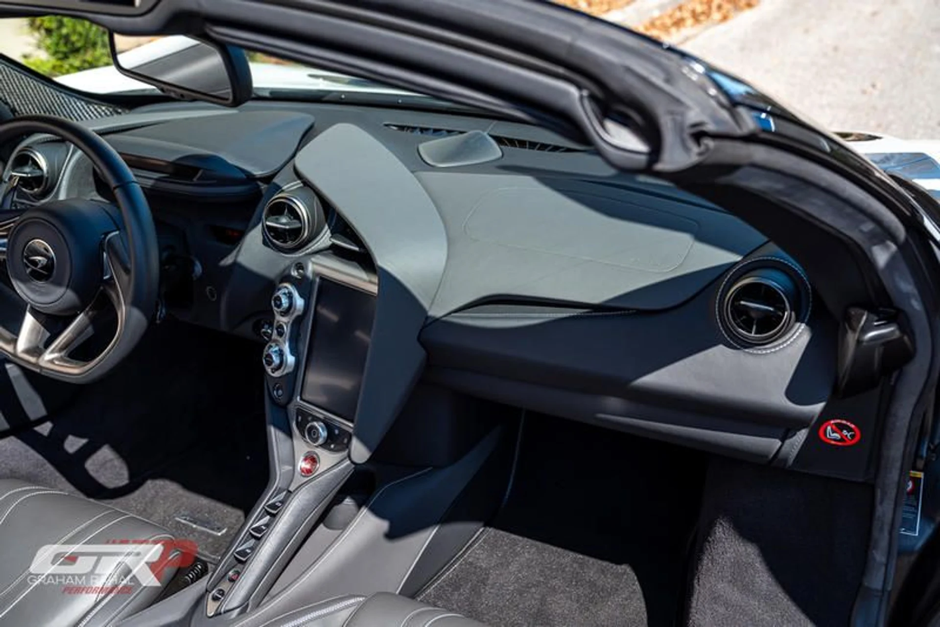 mph054_421575274_D18_EC_96_D_1_BA_8_4838_B710_92938383_A497_3b23a1c447