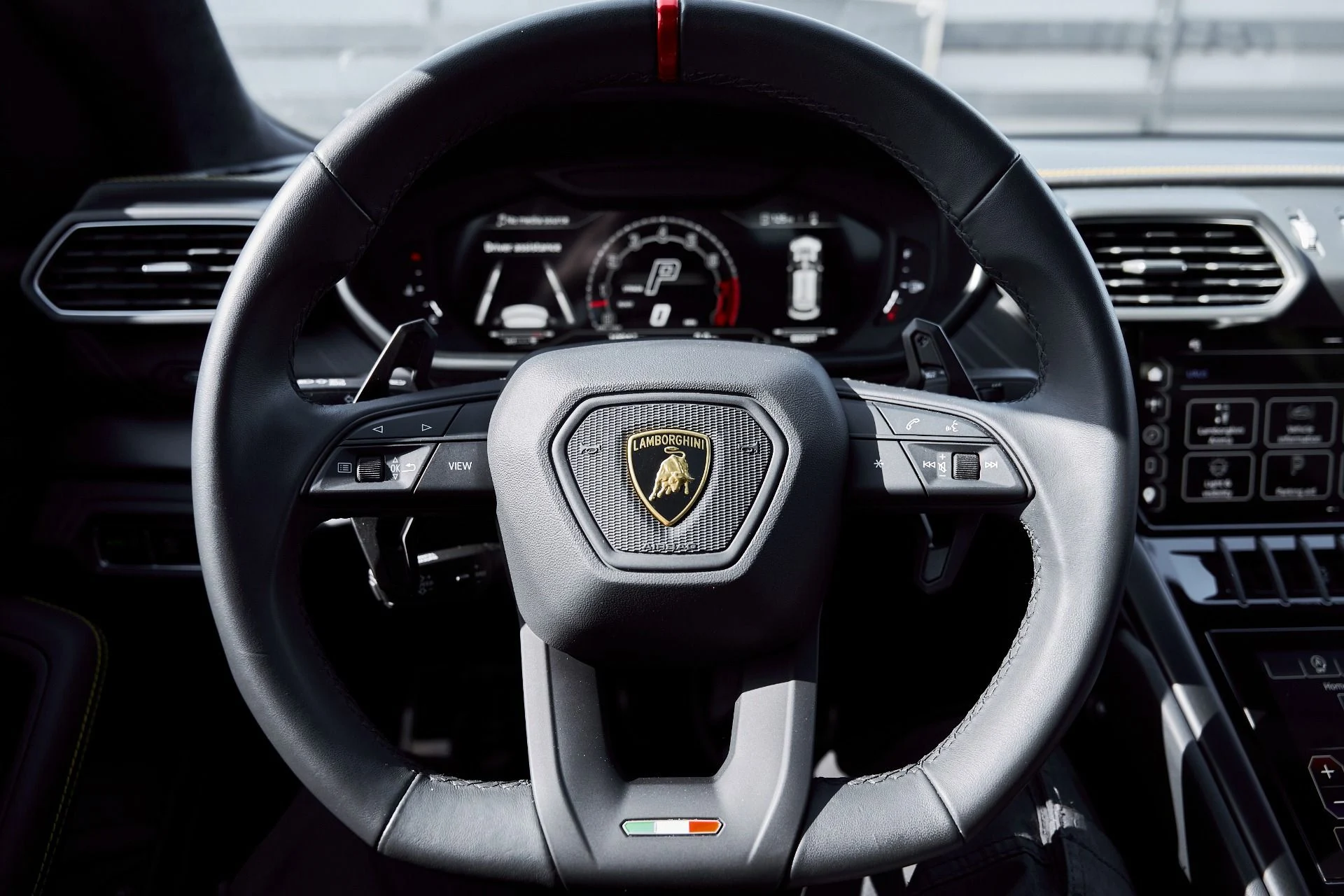 mph054_4234915884_Used_2024_Lamborghini_Urus_S_1770085917_ee2d3fc12d