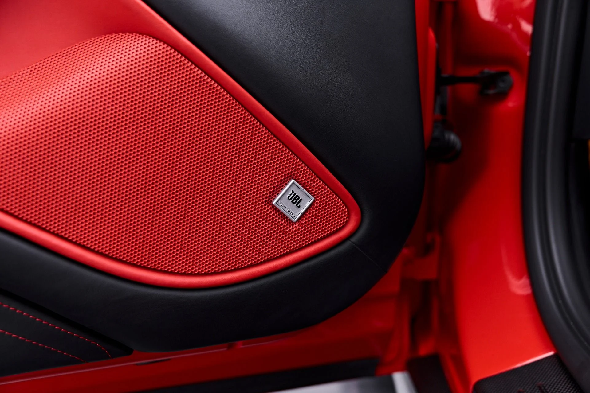 mph054_4271497563_Used_2016_Ferrari_F12_Berlinetta_1789434741_1adddc54d4
