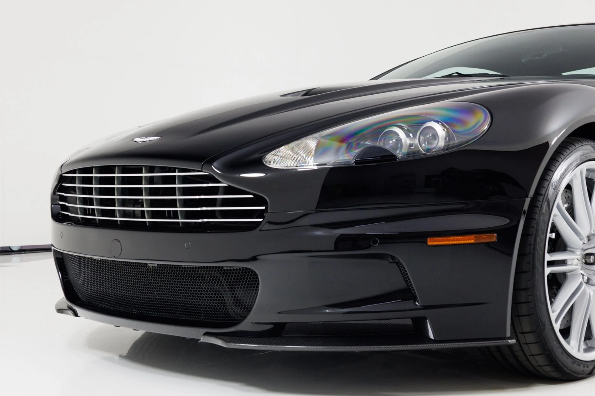 mph054_42775623_Used_2009_Aston_Martin_DBS_1778627777_828afa54b9