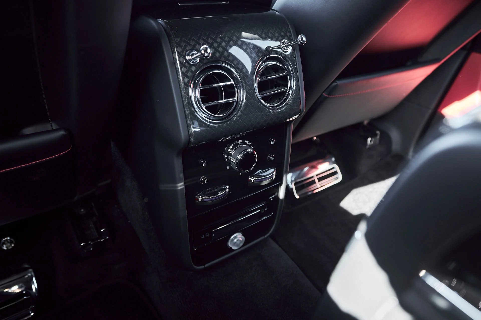 mph054_4286025571_Used_2022_Rolls_Royce_Cullinan_Black_Badge_1764038796_a673f1b3bb