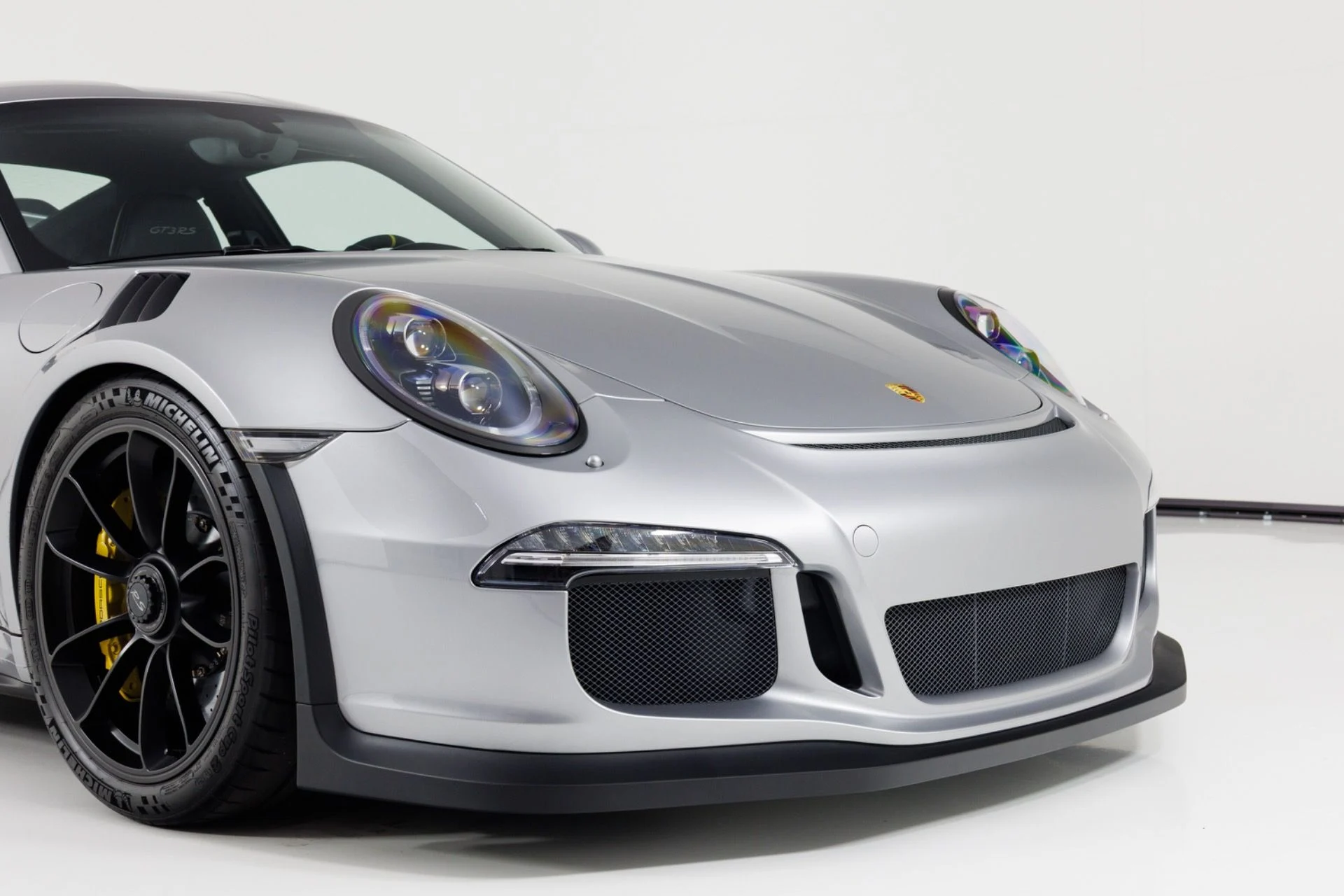 mph054_456390708_Used_2016_Porsche_911_GT_3_RS_1782496725_a69e2abc94