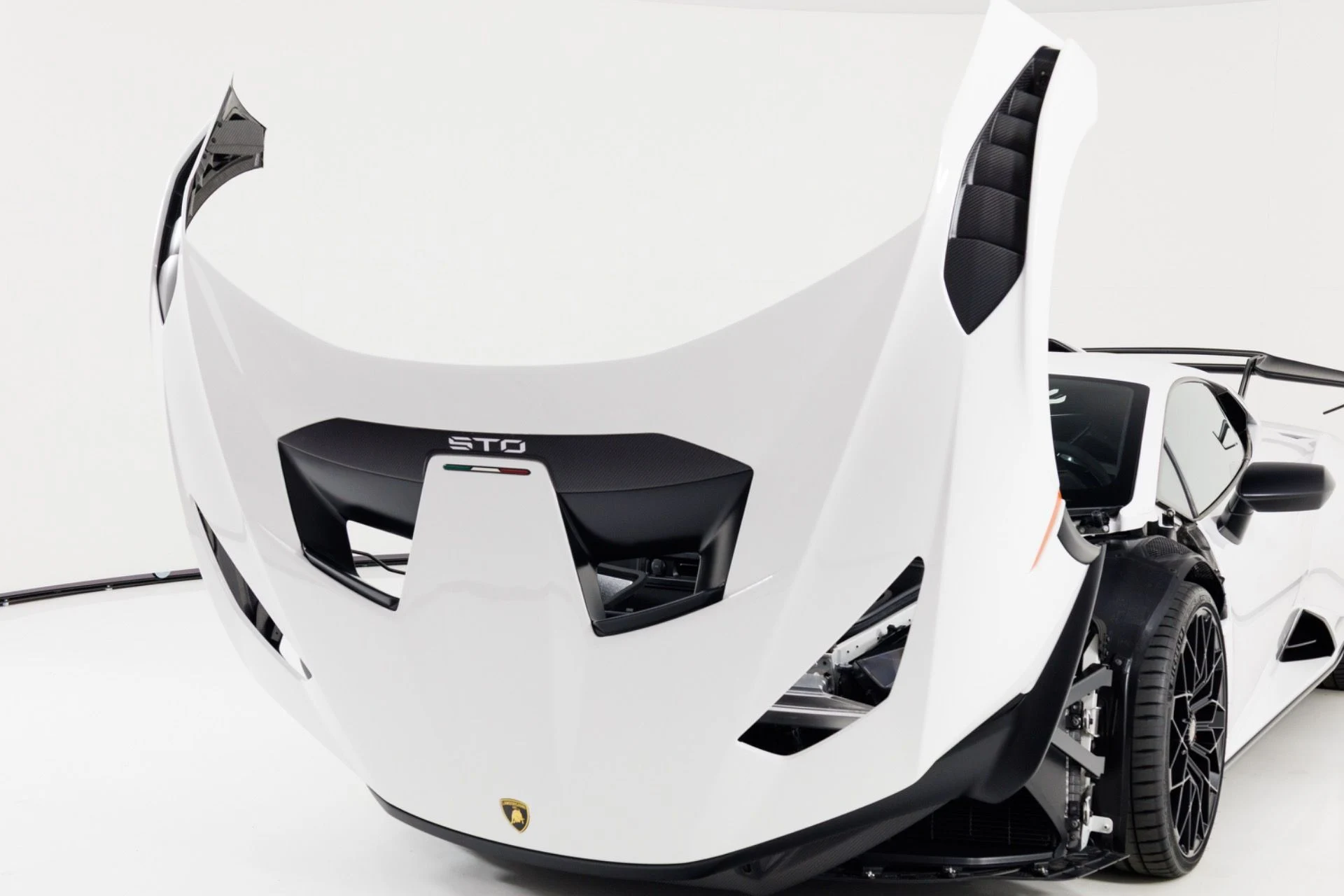 mph054_463516451_Used_2021_Lamborghini_Huracan_STO_1789754501_3388cd0493