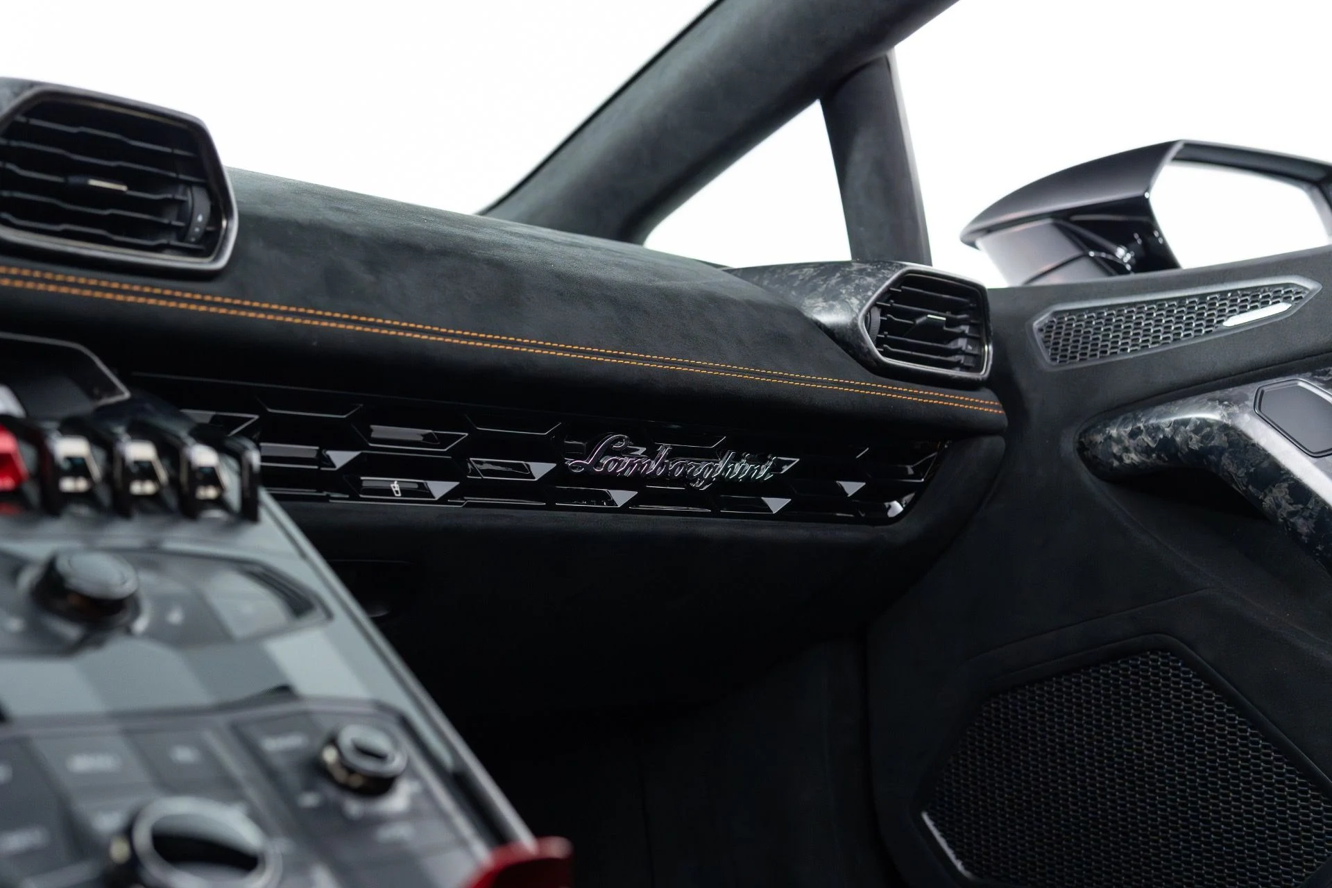 mph054_464043021_Used_2018_Lamborghini_Huracan_Performante_Spyder_1781732323_06ec6cc3df