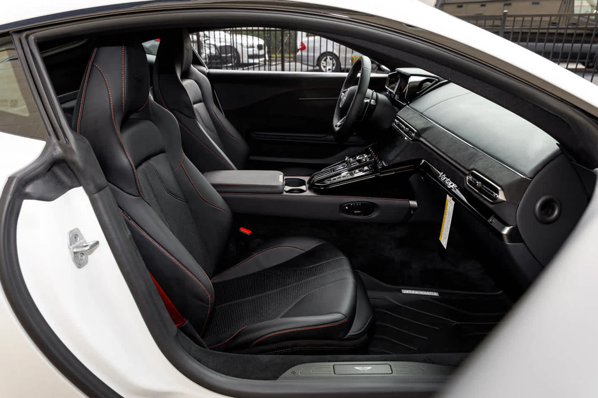 mph054_469205952_55_7e5f0abf4a