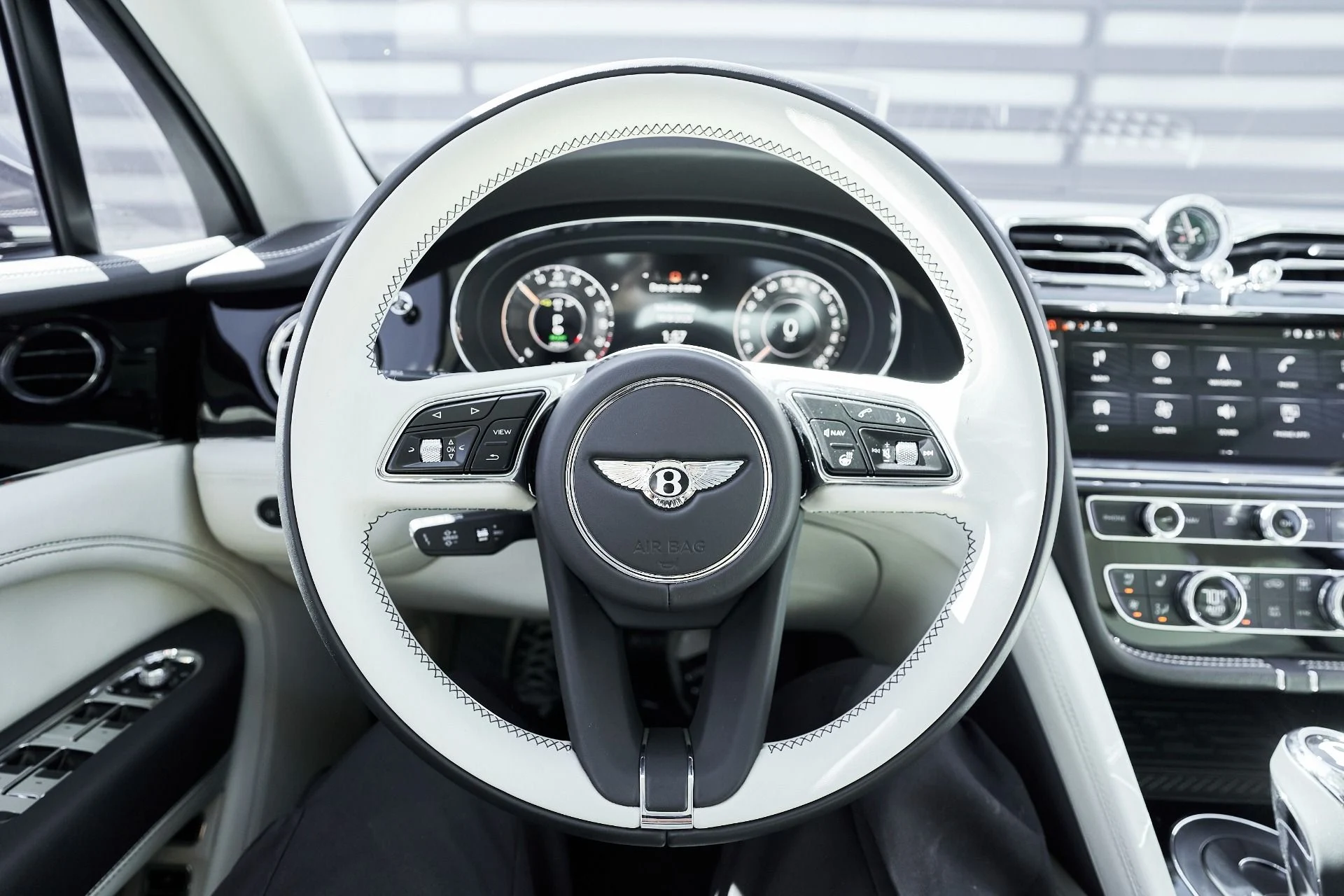 mph054_473723631_Used_2024_Bentley_Bentayga_Hybrid_S_1759985924_3cfa5877dd