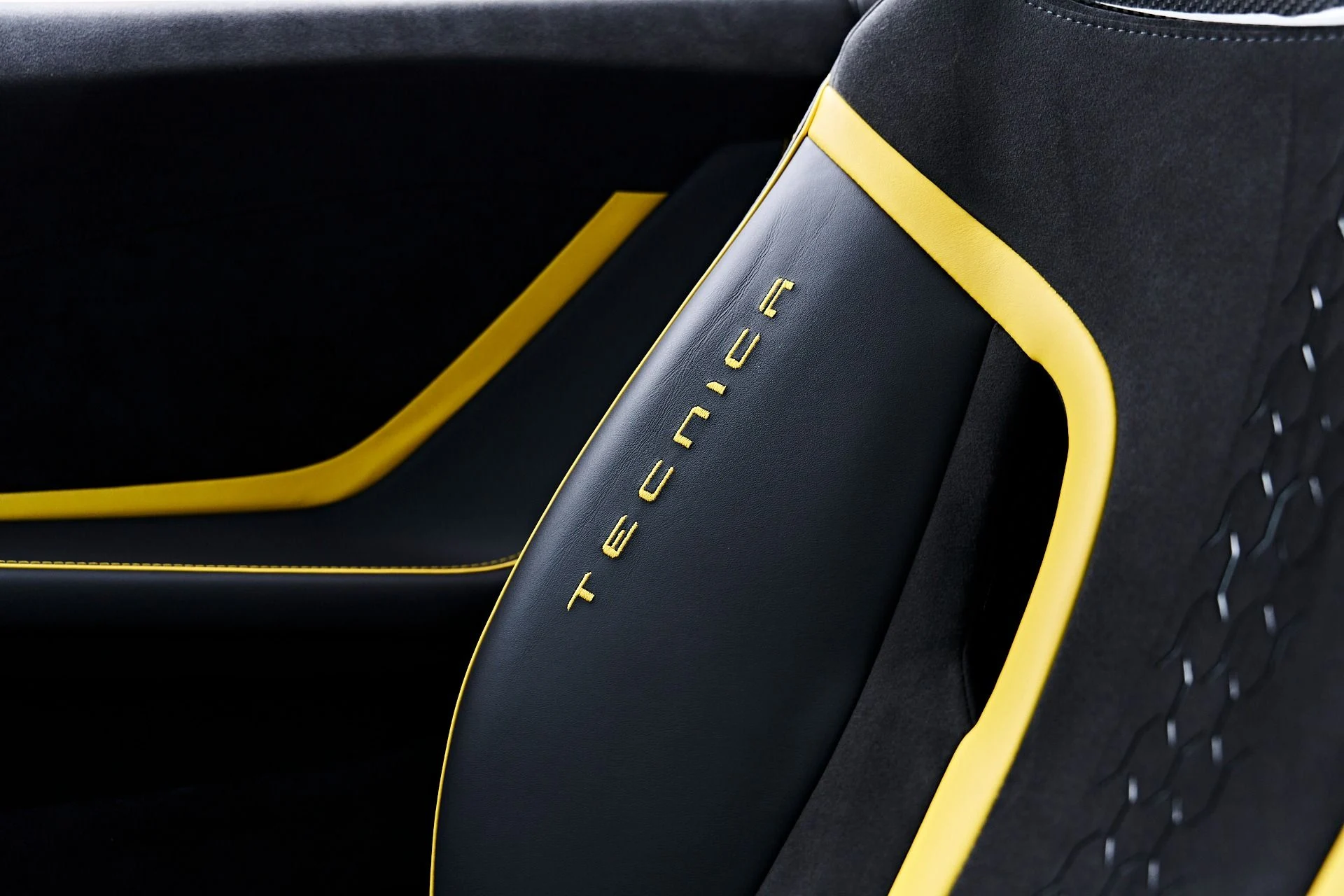 mph054_480764359_Used_2024_Lamborghini_Huracan_Tecnica_Base_1788455456_ff56c14163