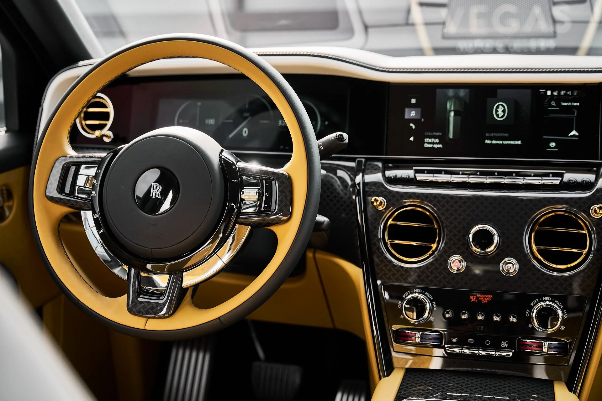 mph054_482776558_Used_2026_Rolls_Royce_Cullinan_Black_Badge_1776556080_e562720c12