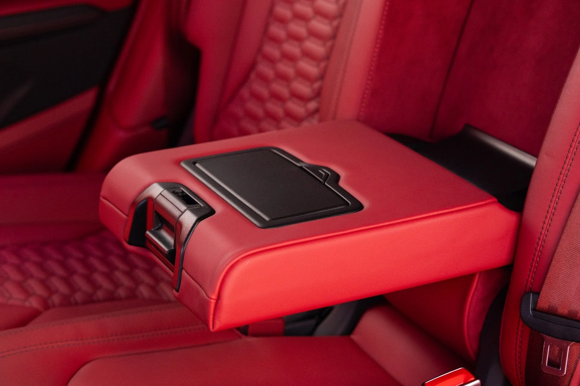 mph054_53281671_Used_2022_Lamborghini_Urus_1770690392_d908d0880b