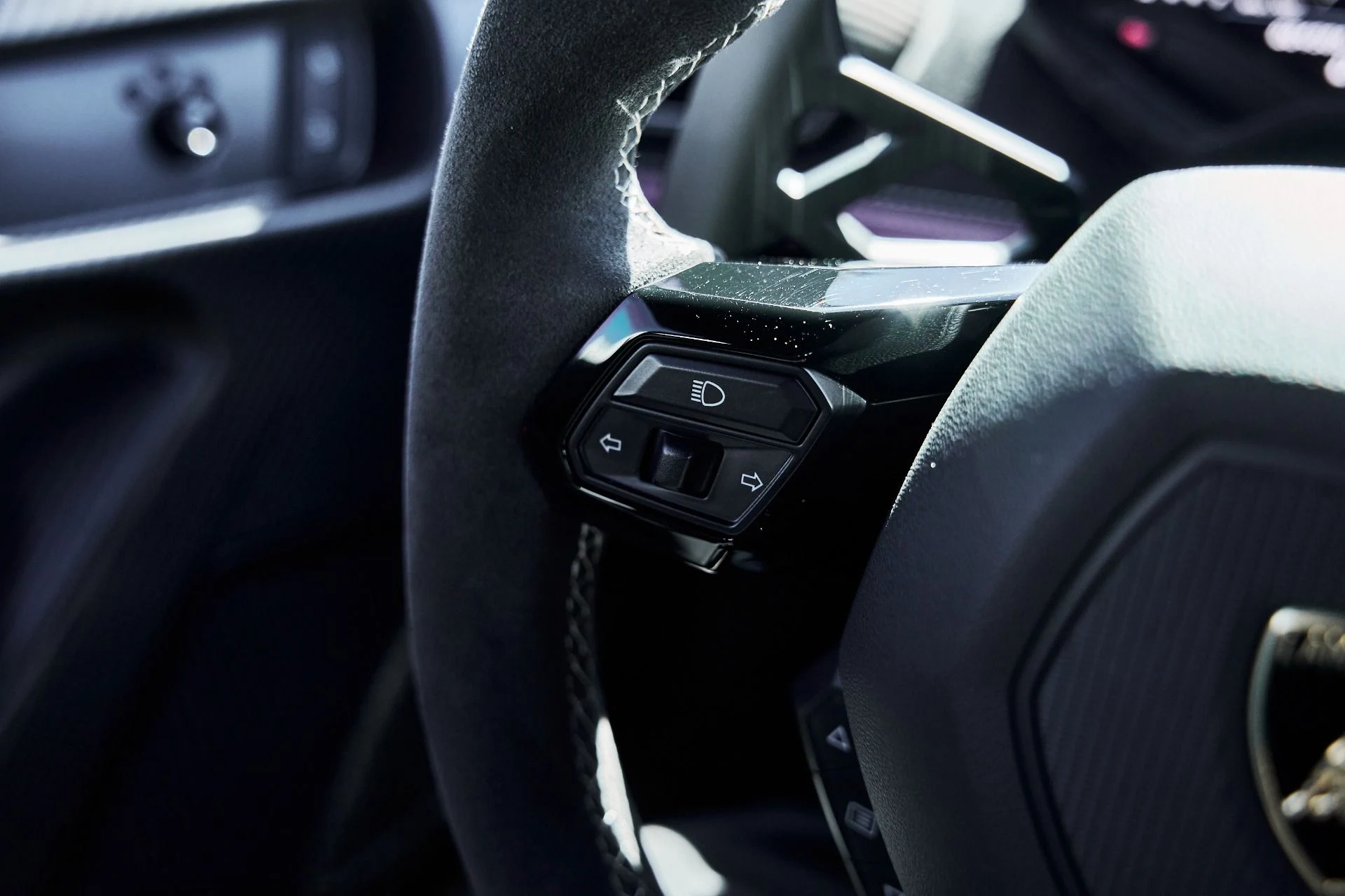 mph054_534871796_Used_2023_Lamborghini_Huracan_Tecnica_Base_1781137577_5029aa905b