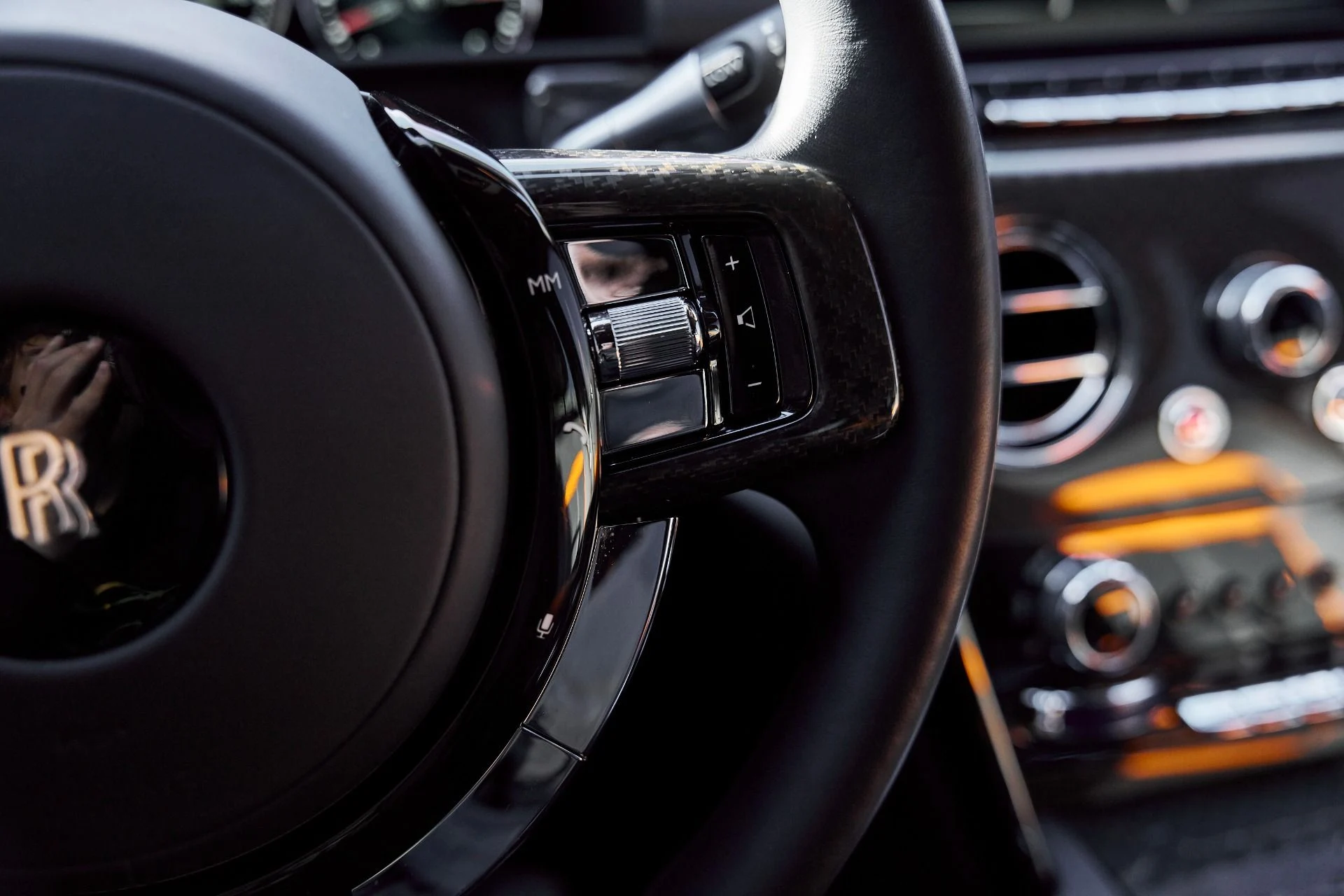 mph054_555952199_Used_2022_Rolls_Royce_Cullinan_Black_Badge_1768359534_fe5b7267aa