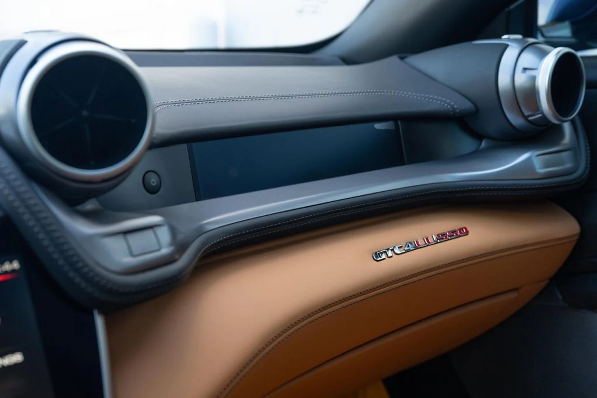 mph054_601084130_b9bab61e741b4d72814a6d21f39ffee2_a3f2d2c8fc