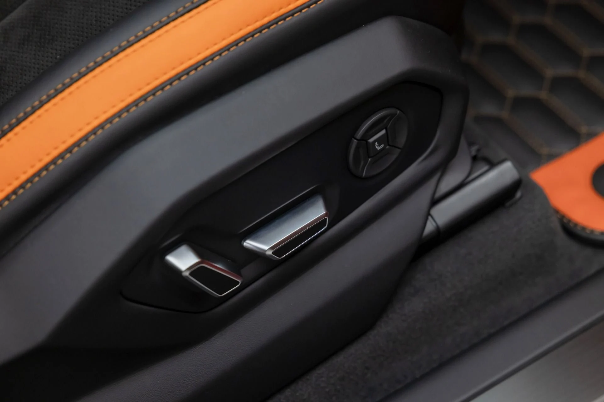 mph054_636842741_Used_2024_Lamborghini_Urus_S_1766449487_e4a3f6afe0