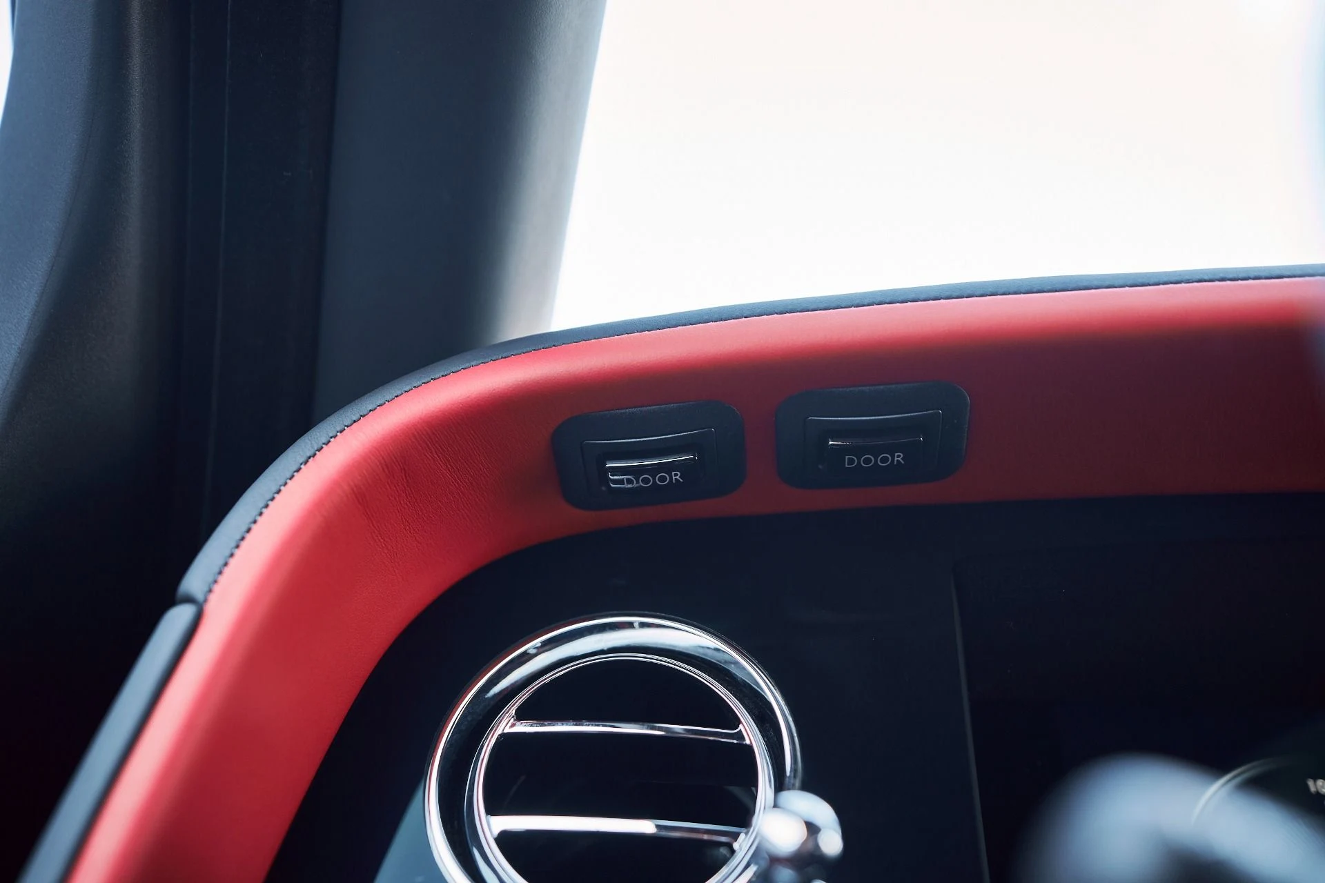 mph054_642115417_Used_2025_Rolls_Royce_Cullinan_1775588151_5eb1fedaa8