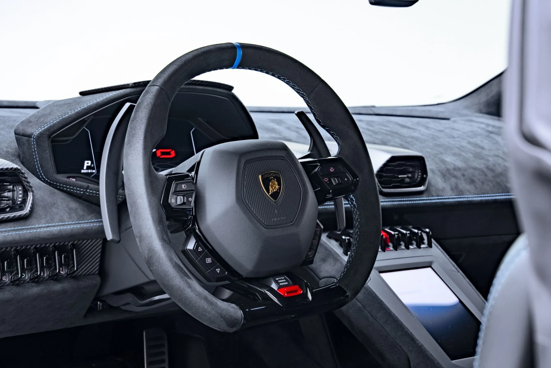 mph054_683296843_Used_2022_Lamborghini_Huracan_STO_1771969634_1293116660