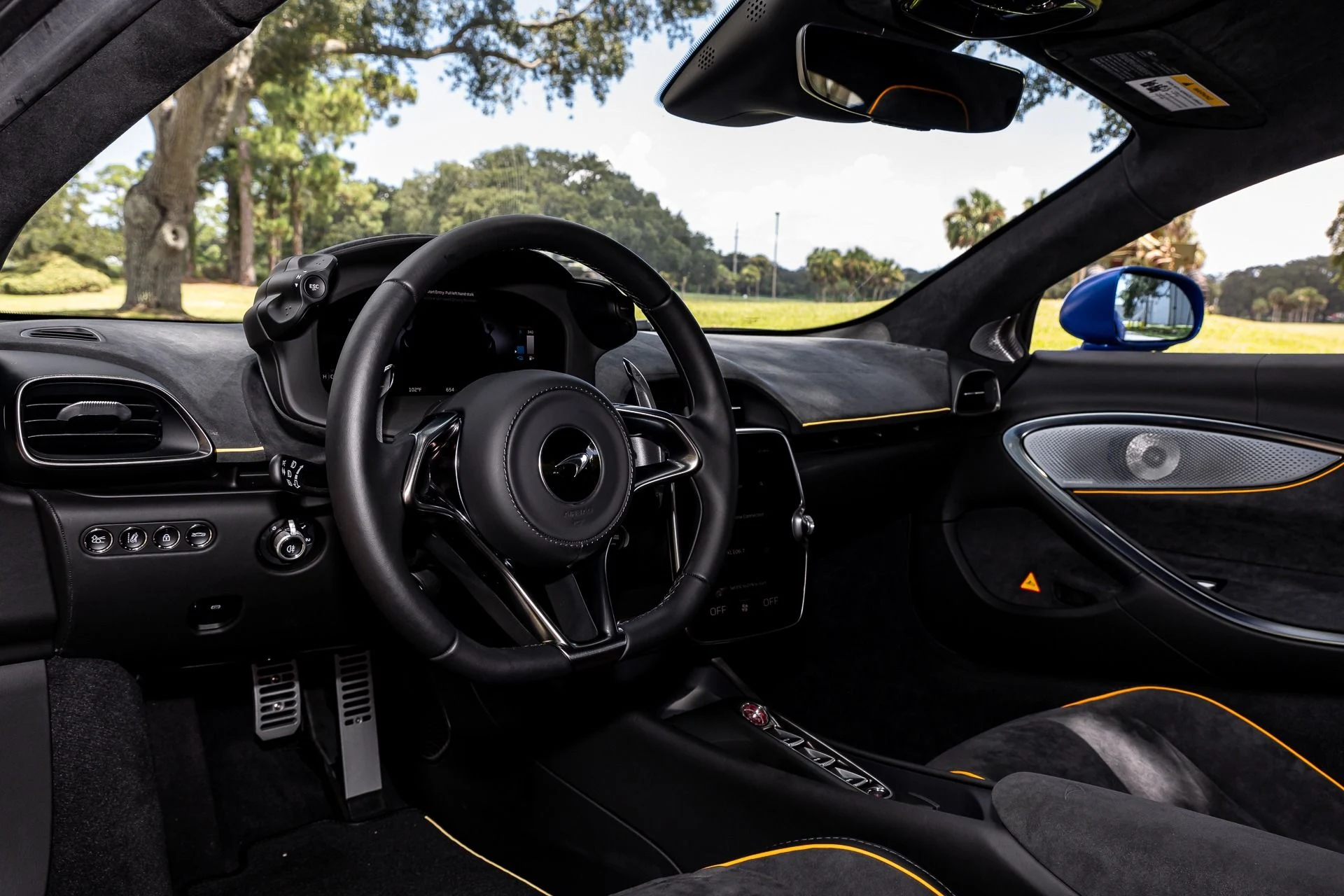 mph054_710155922_324_p55_l_02eea21160