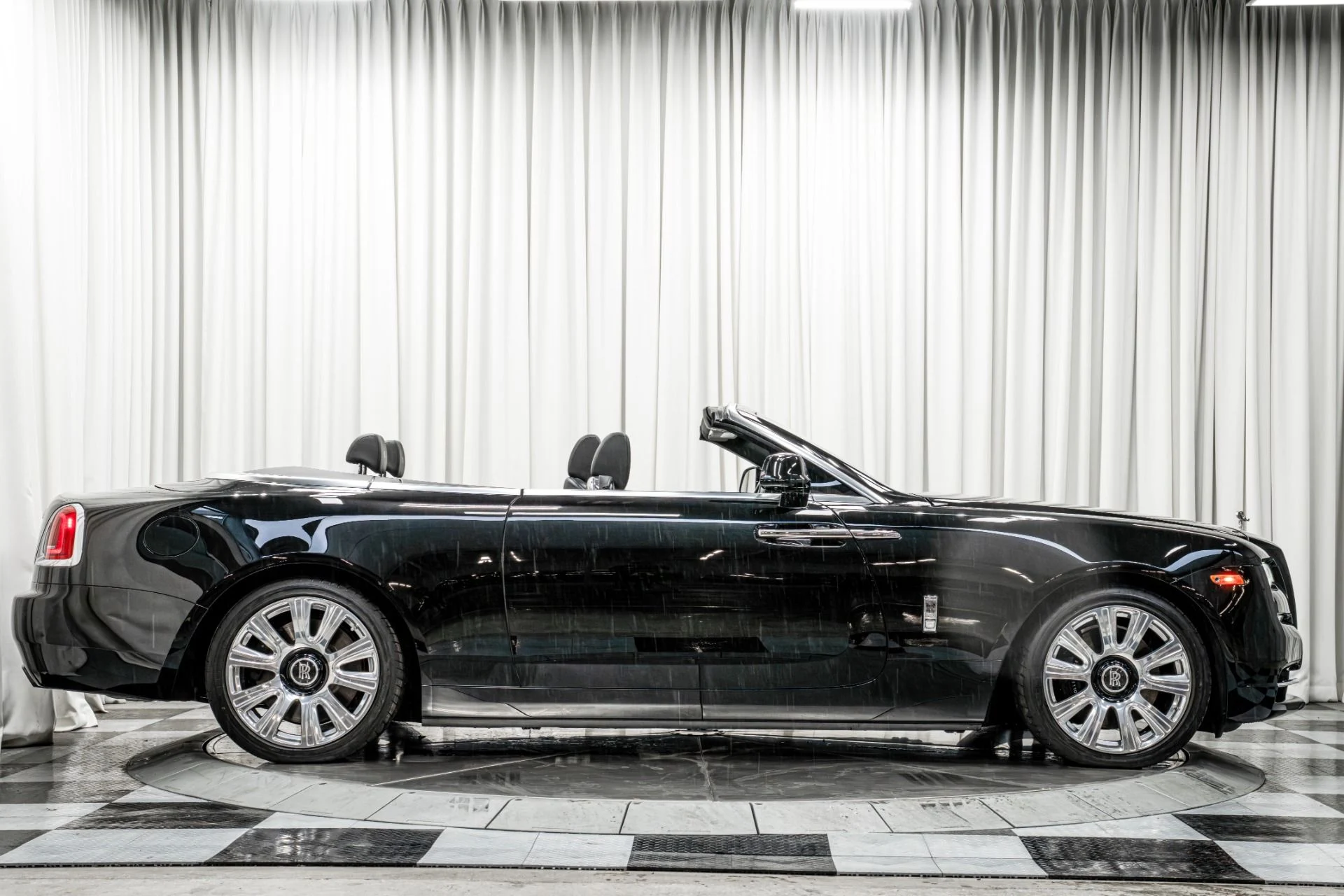 mph054_745634527_Used_2017_Rolls_Royce_Dawn_Full_Polish_Wheels_Contrast_Stitching_and_Piping_Low_Miles_1764715069_a5cf94a226