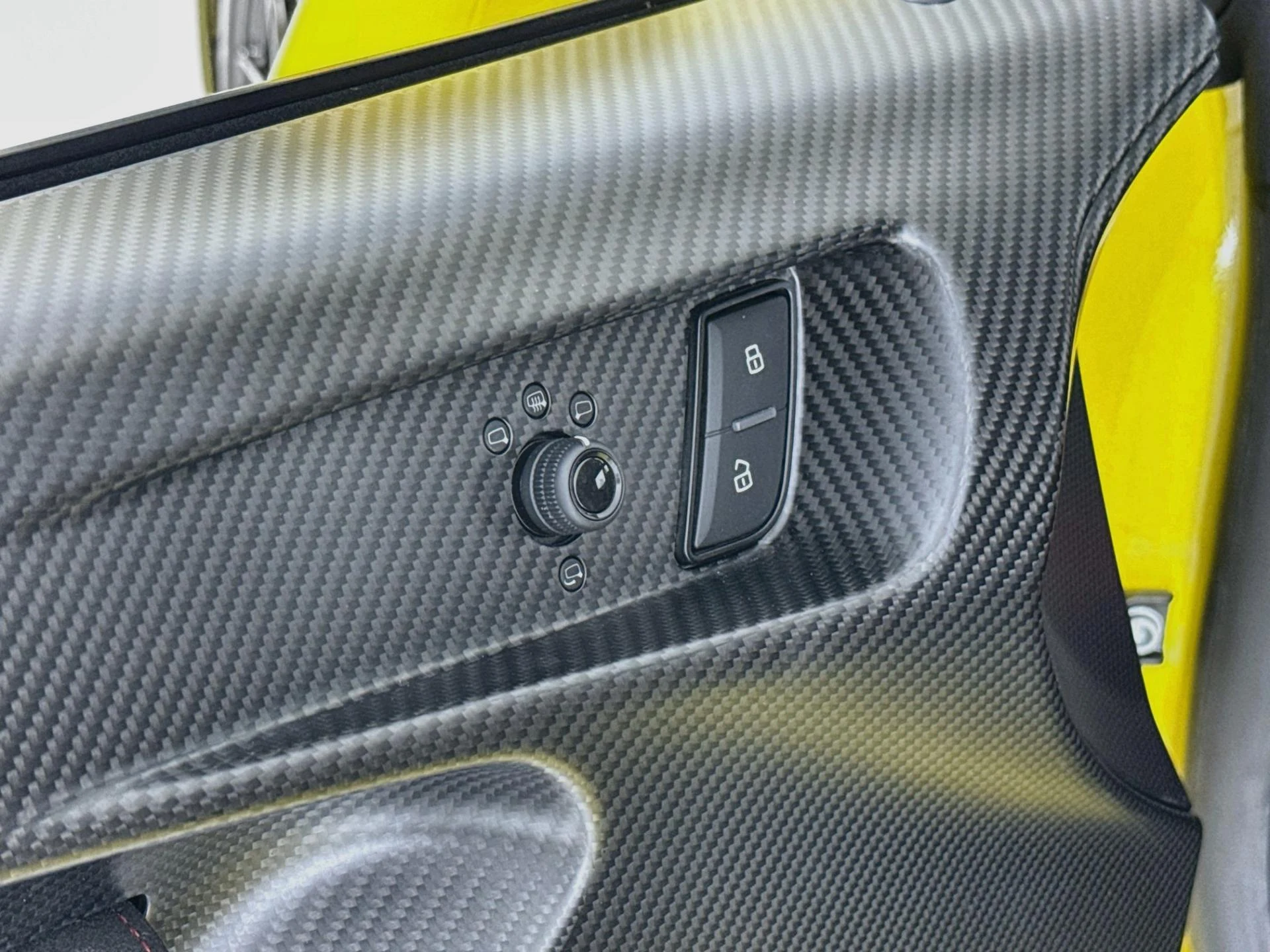 mph054_783716692_Used_2023_Lamborghini_Huracan_Tecnica_1793401538_44a6b34d03