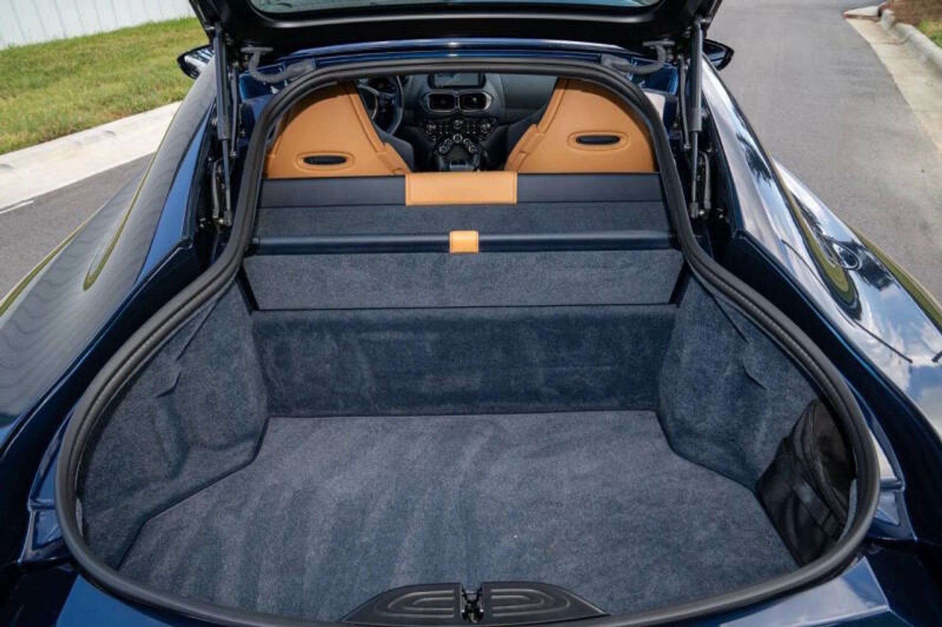 mph054_784552953_2020_aston_martin_vantage_base_2dr_coupe_a6d66ee880