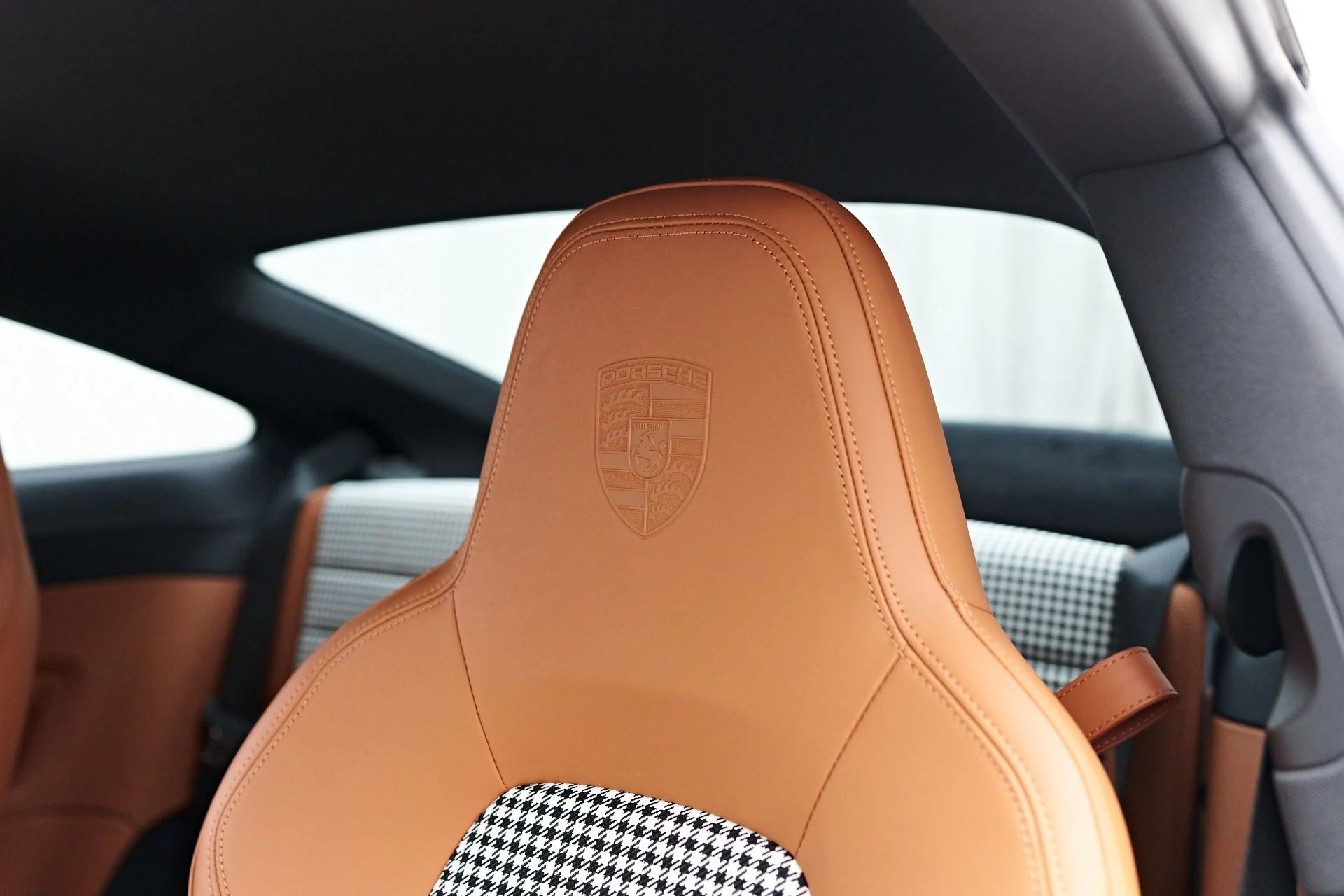mph054_83560288_Used_2024_Porsche_911_Carrera_S_1758752850_3d4f7687f0