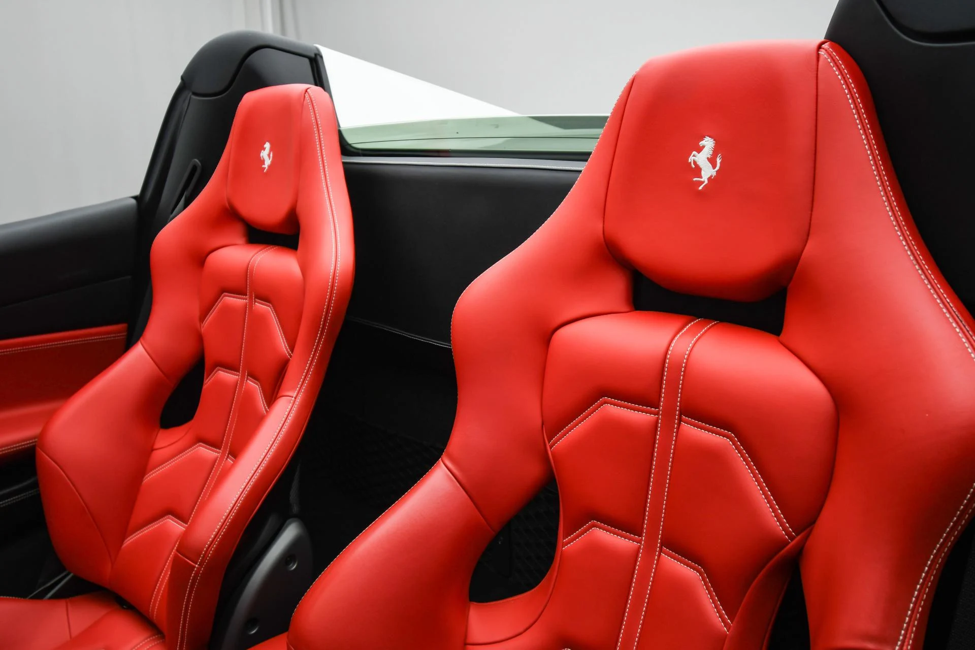mph054_836825323_Used_2016_Ferrari_488_Spider_1750234978_07a6bbd432