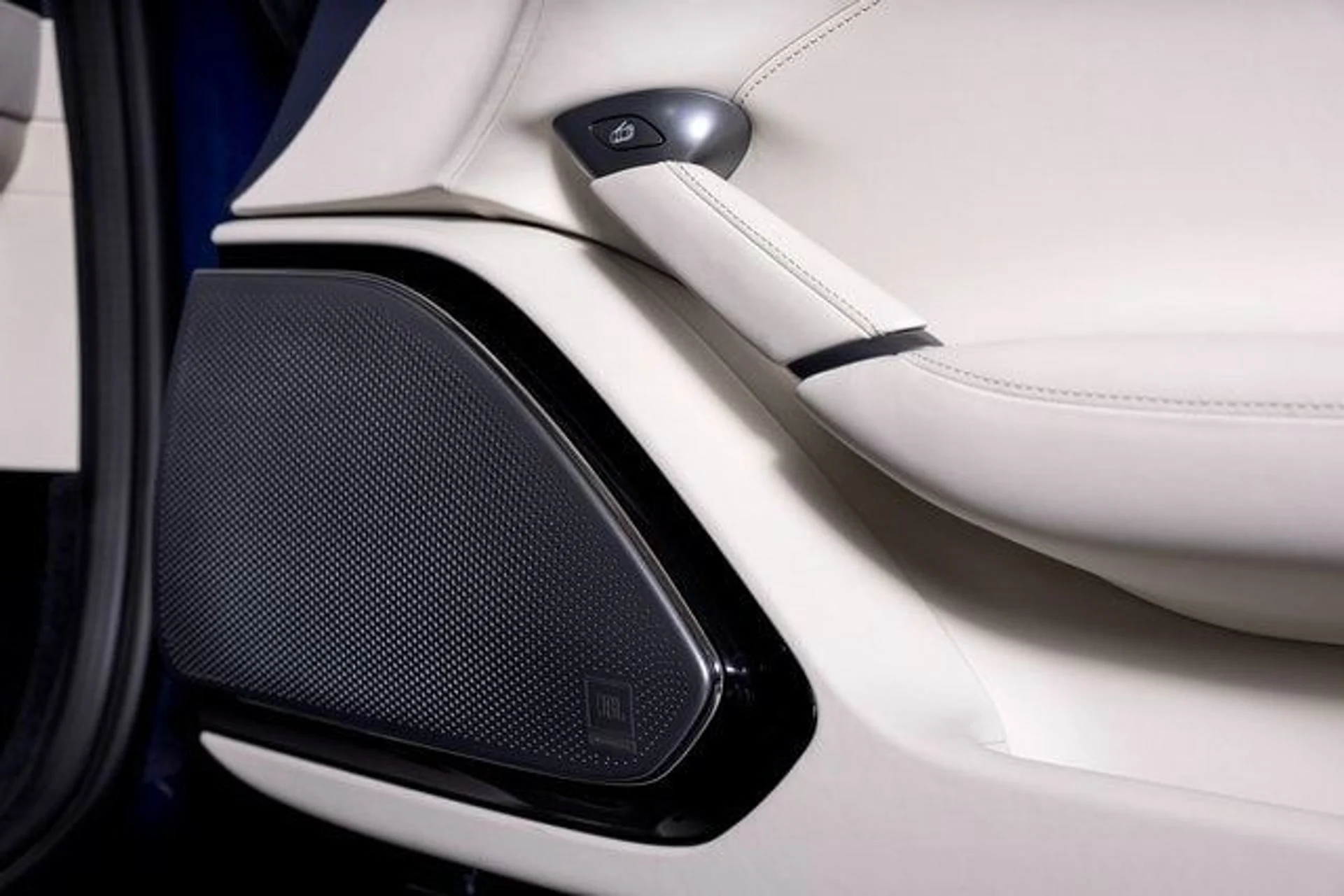 mph054_85338874_57b32acf32b073da4f55803f715860f4x_acbeeccb83