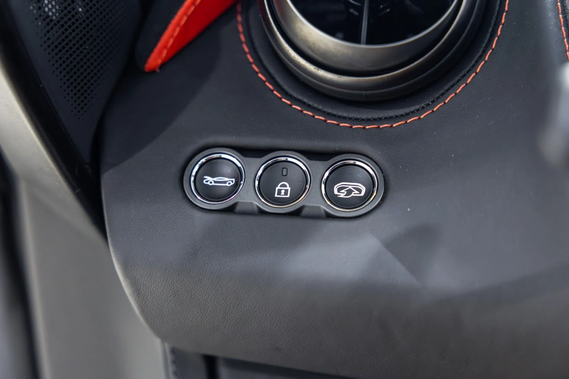 mph054_865955426_0g_374f4f4161