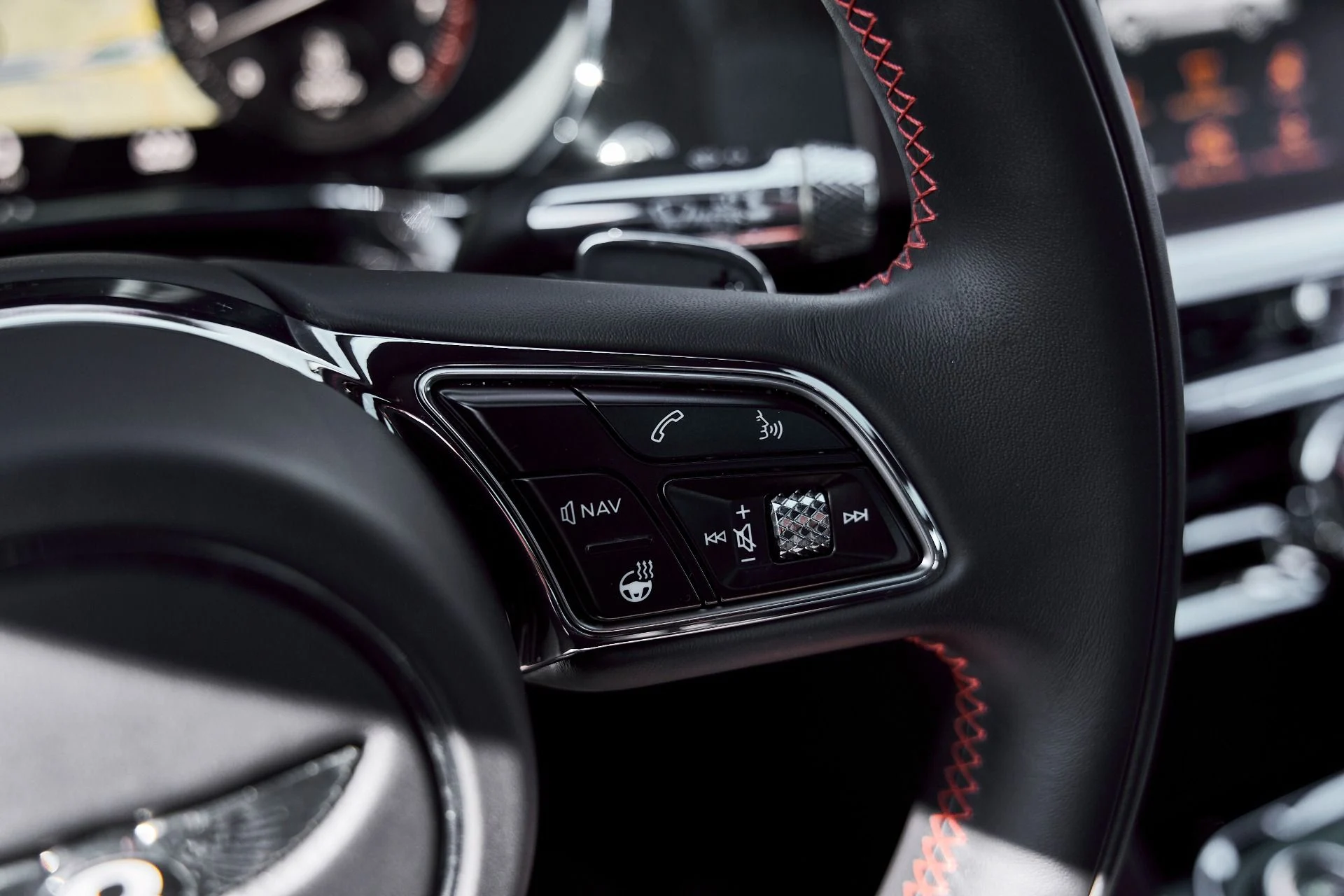 mph054_866419476_Used_2023_Bentley_Flying_Spur_S_1770950692_9338281e3b