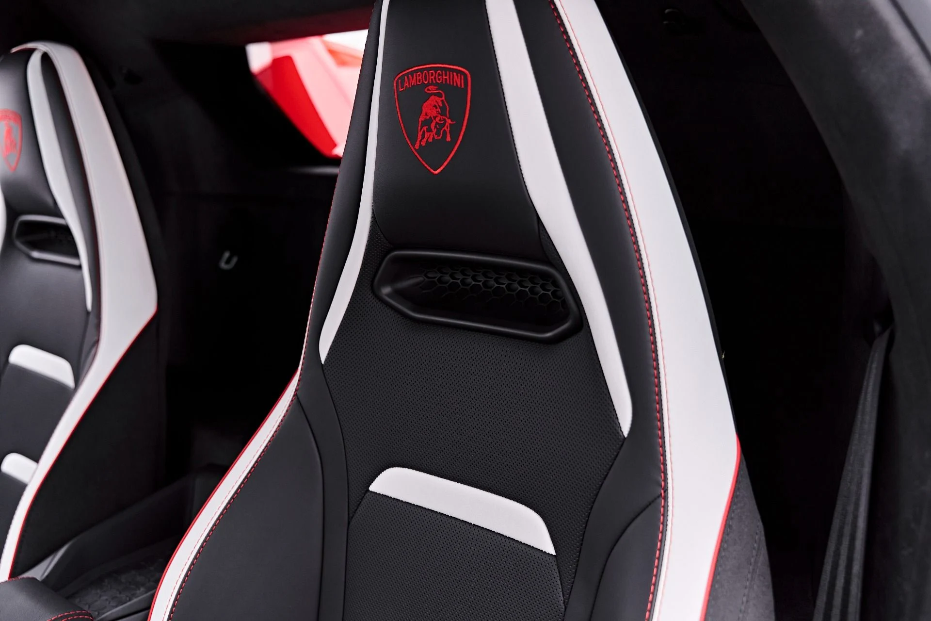 mph054_886507683_Used_2026_Lamborghini_Temerario_Base_1792011519_f793477483