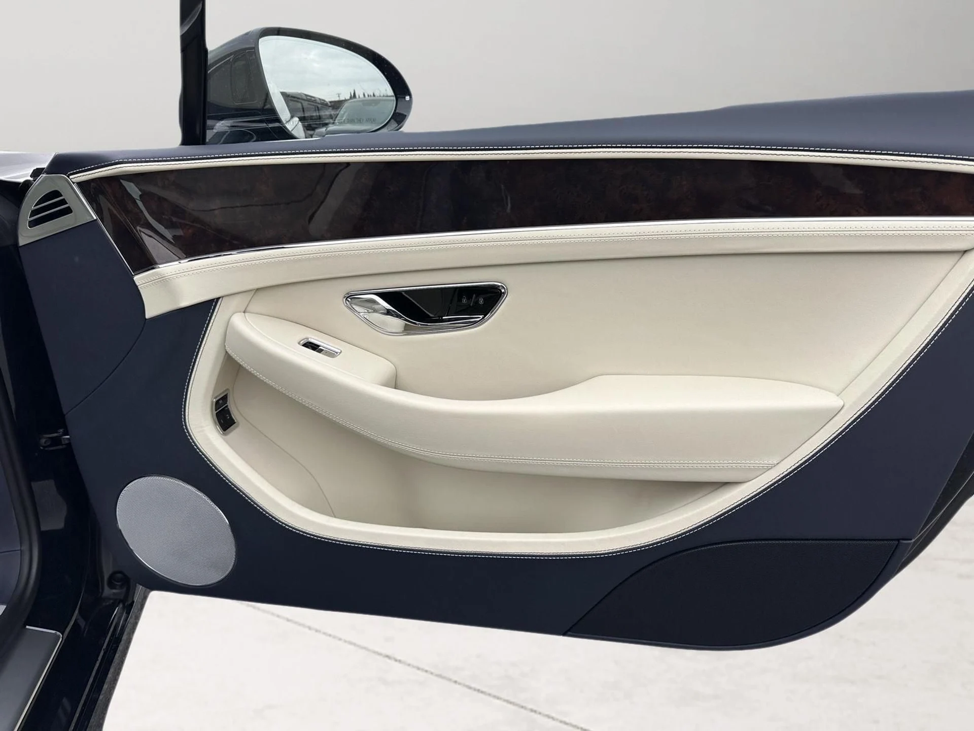 mph054_899079812_23b8b90744e01f31452594deab119ad4_2a8a123353