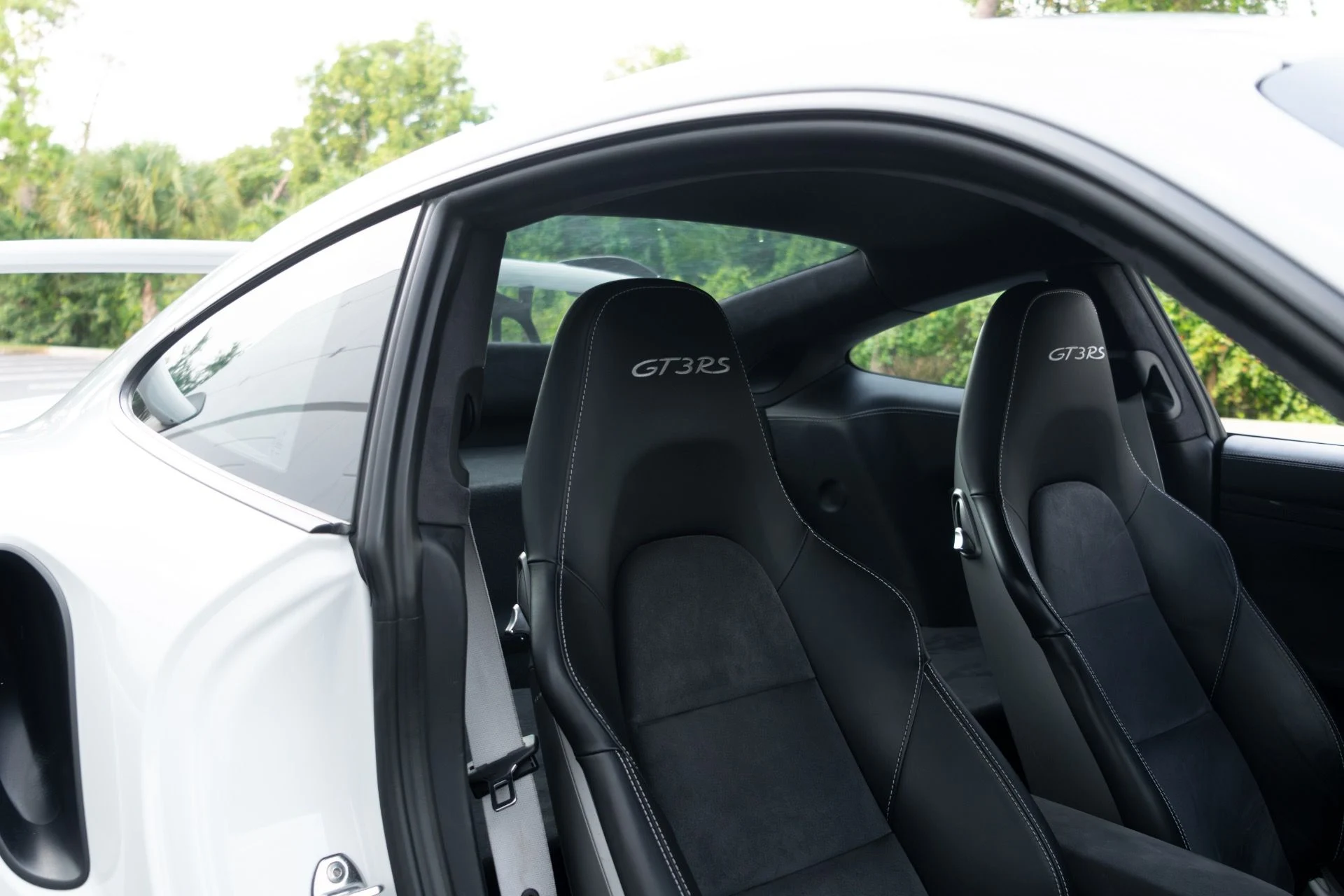 mph054_946574744_Used_2016_Porsche_911_GT_3_RS_1761756649_54518f49cc