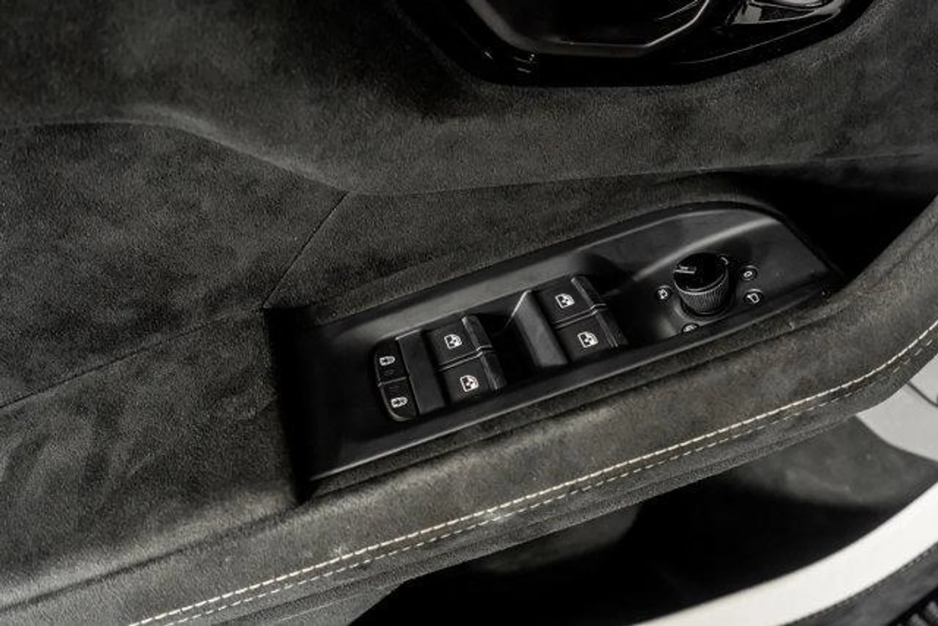 mph054_965849273_a_UG_lu_GTF_6j_EA_Pk_Z3vg_H_Yyz_R4h4_4edbf9cea4