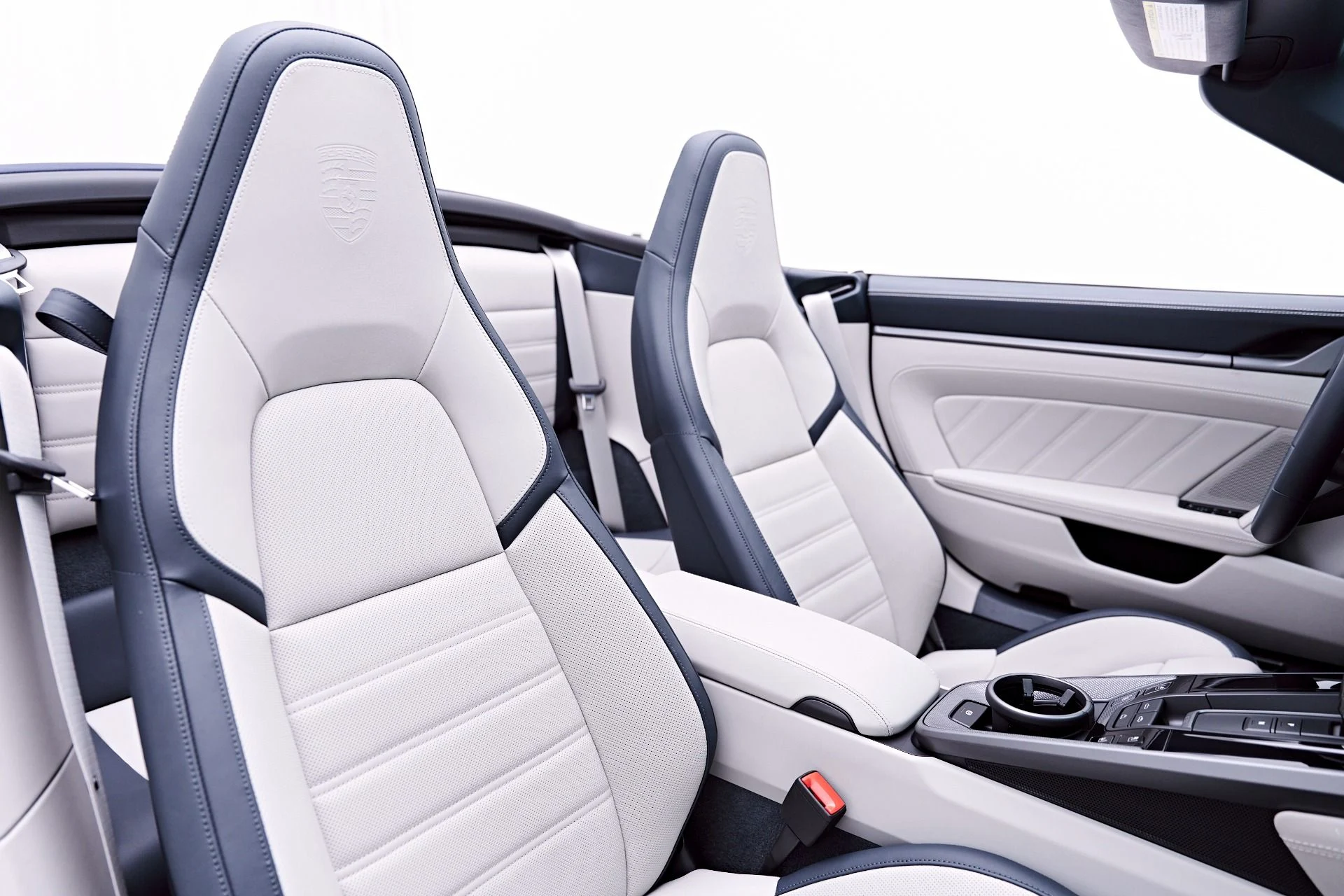 mph055_101367821_Used_2025_Porsche_911_Carrera_1777504816_a498a8d507