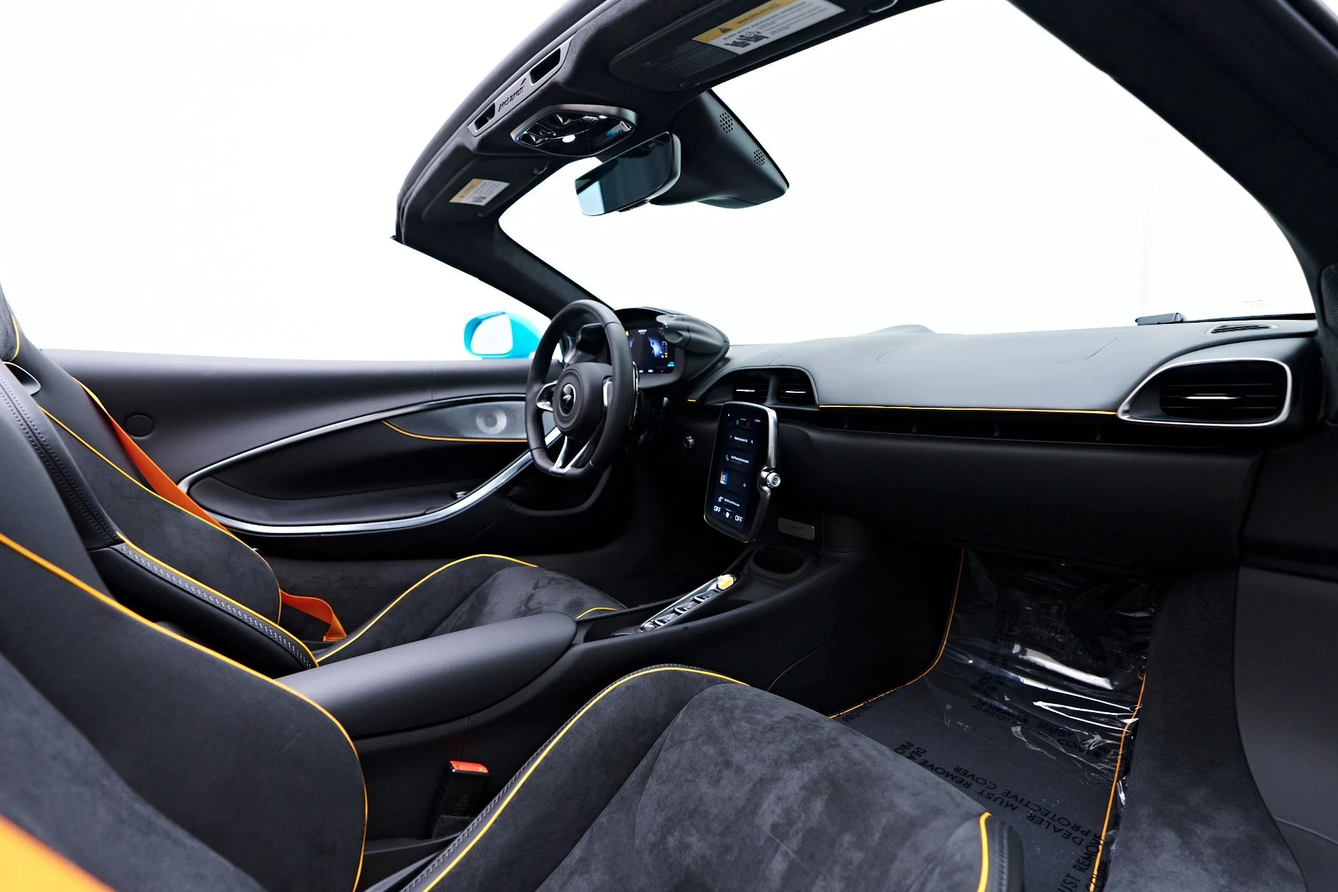 mph055_1036145308_Used_2025_Mc_Laren_Artura_1755992078_ff1fa00aaa