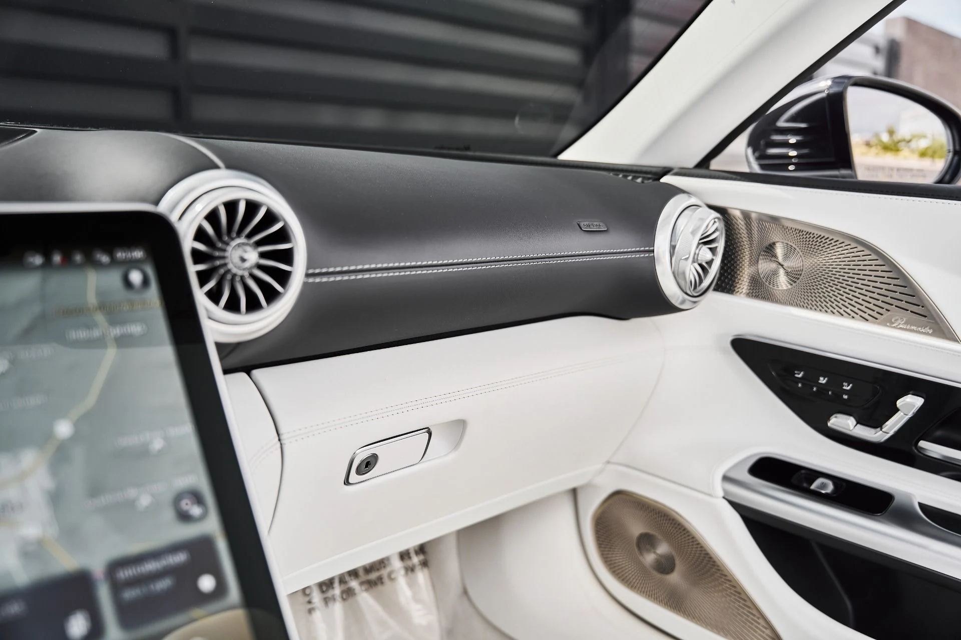 mph055_10440193_Used_2026_Mercedes_Benz_SL_Class_Maybach_SL_680_1777159988_401308cc1f