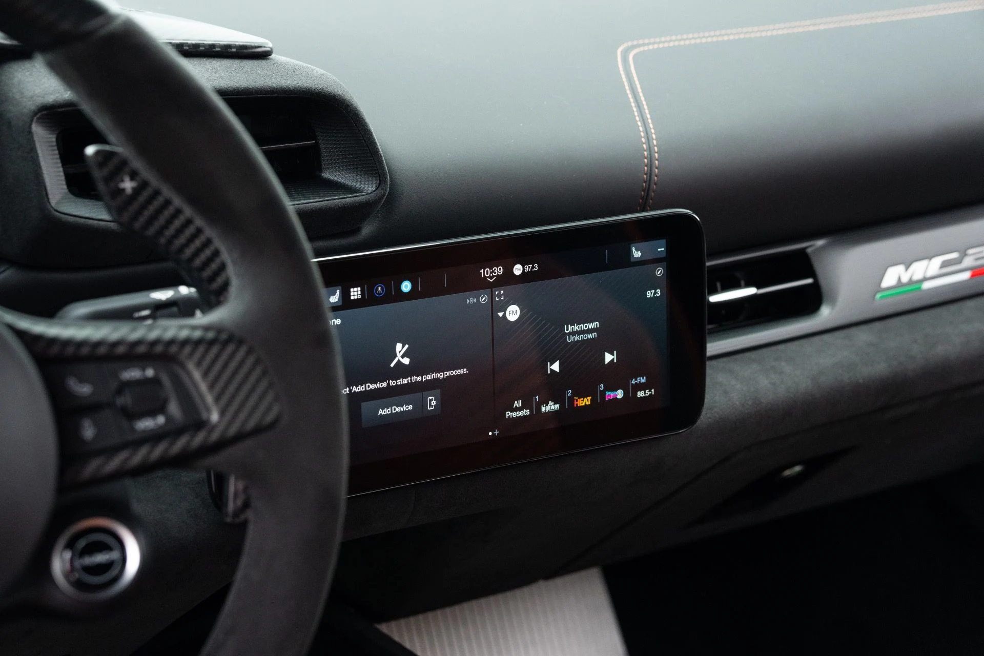 mph055_1045315681_Used_2022_Maserati_MC_20_1777083905_58d3146ce7