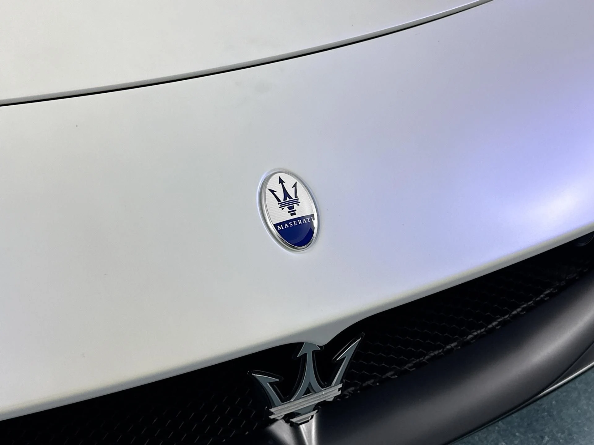 mph055_1055145133_Used_2023_Maserati_MC_20_1784665852_950a7d49a6