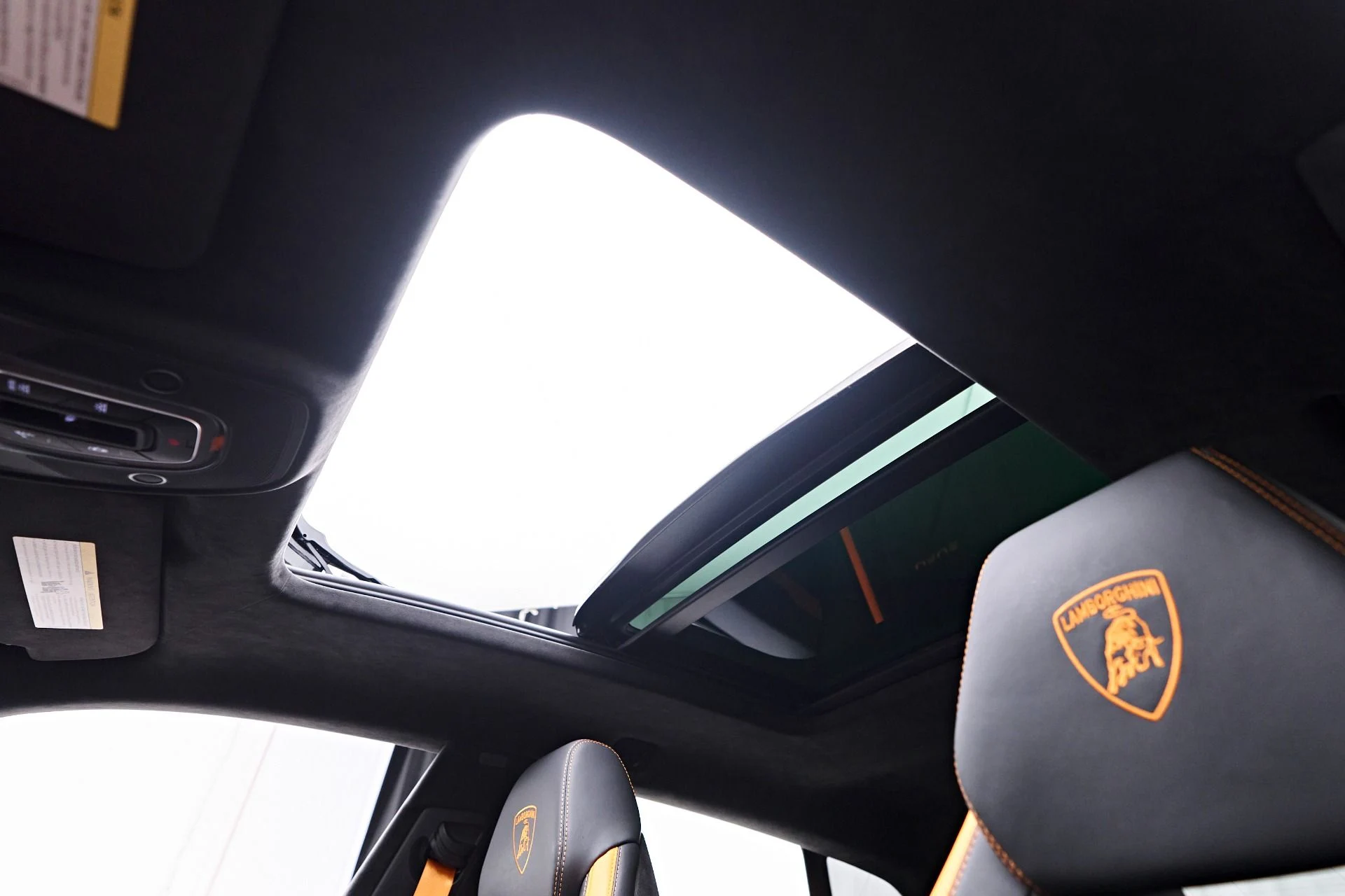 mph055_1059332332_Used_2024_Lamborghini_Urus_S_1759191702_5c64ec96cb