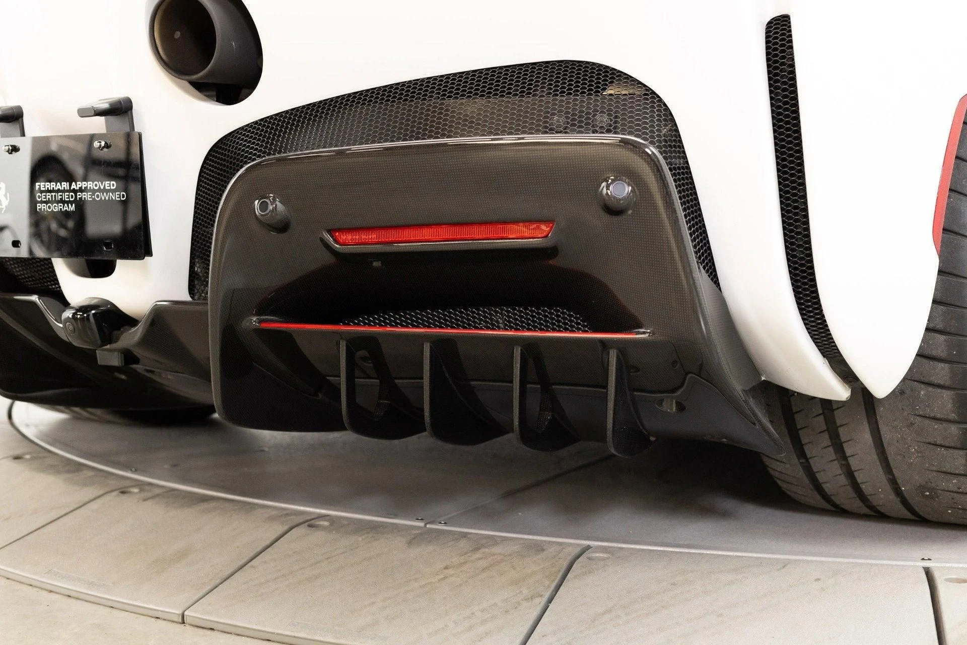 mph055_1061355452_Used_2022_Ferrari_SF_90_Spider_1777382773_eb93f22286