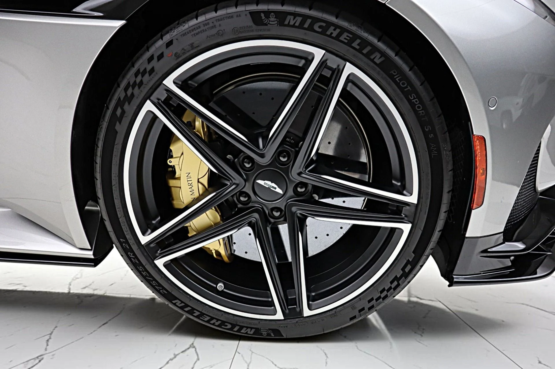 mph055_1063527822_New_2026_Aston_Martin_DB_12_S_Volante_d75316ce6e