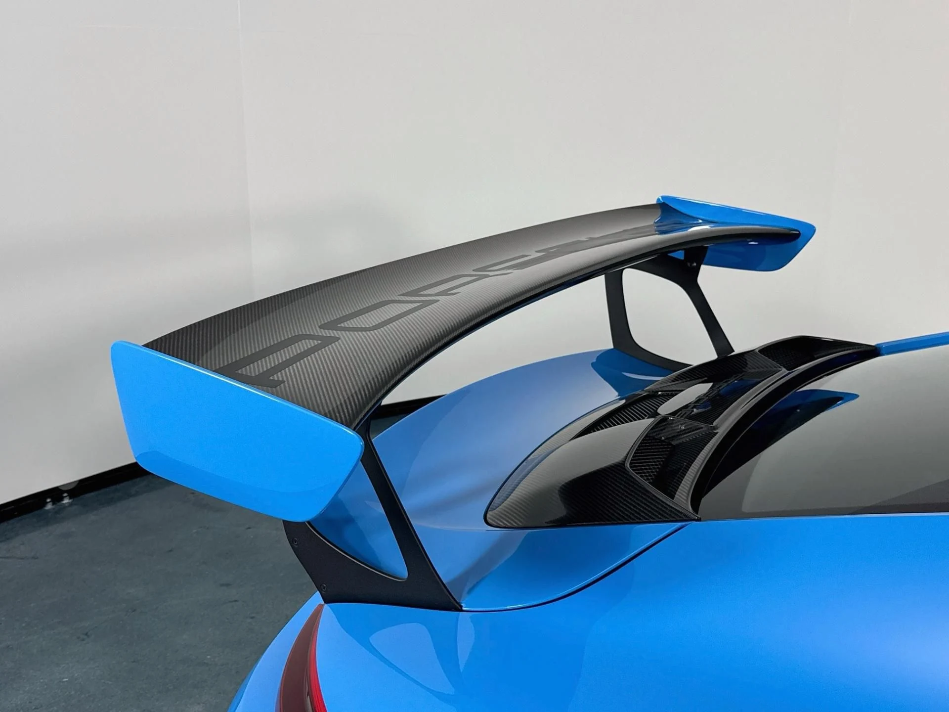 mph055_1079606443_Used_2019_Porsche_911_GT_2_RS_1785958222_50da4e9e5e
